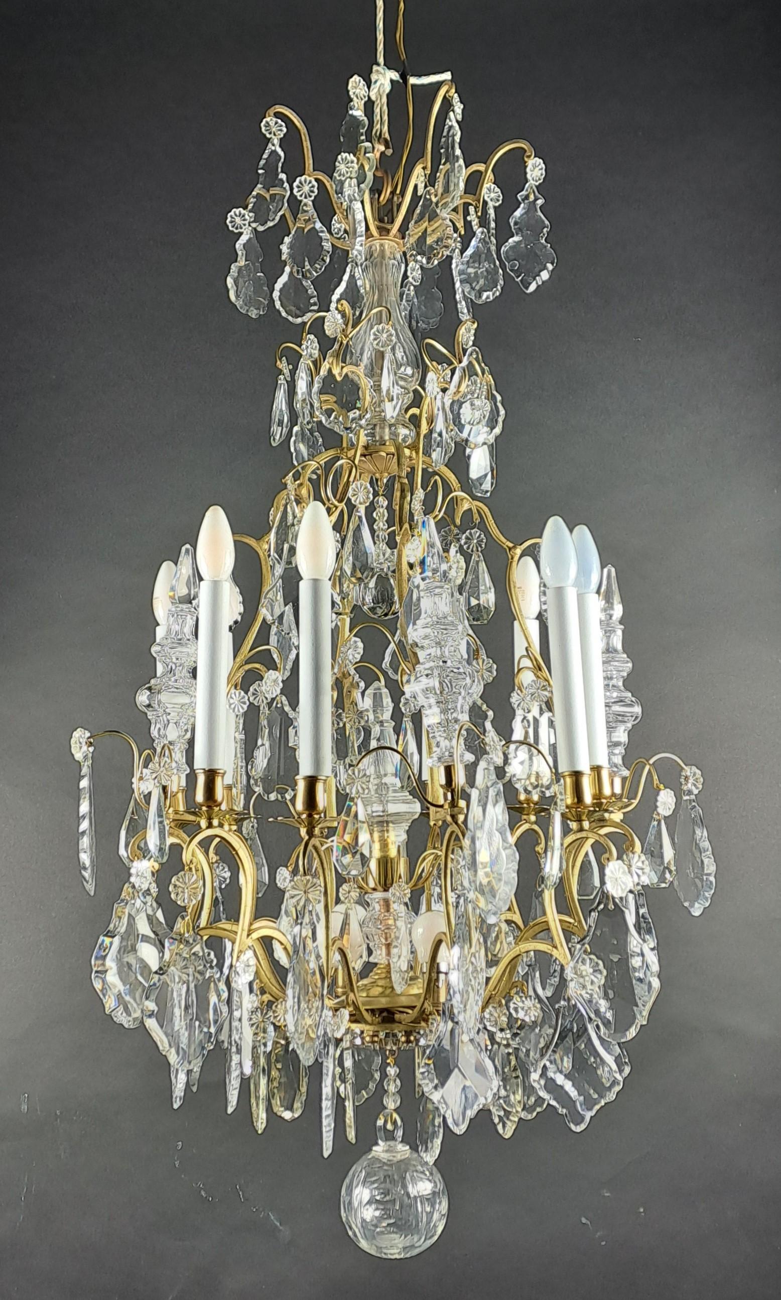 Large Chandelier In Gilt Bronze And Baccarat Crystal For Sale 6