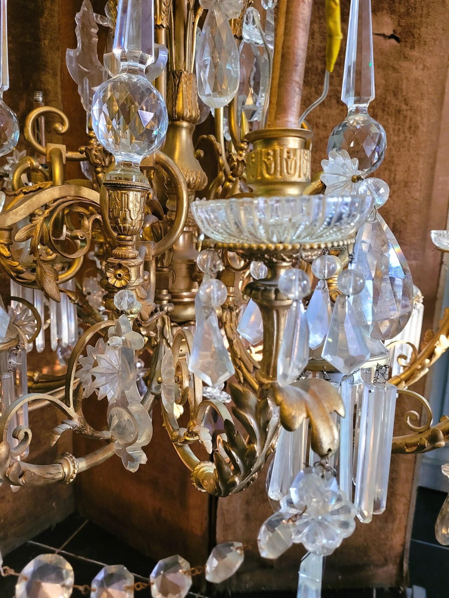 Large Chandelier In Gilt Bronze And Crystal, Napoleon III, Early 20th Century For Sale 7