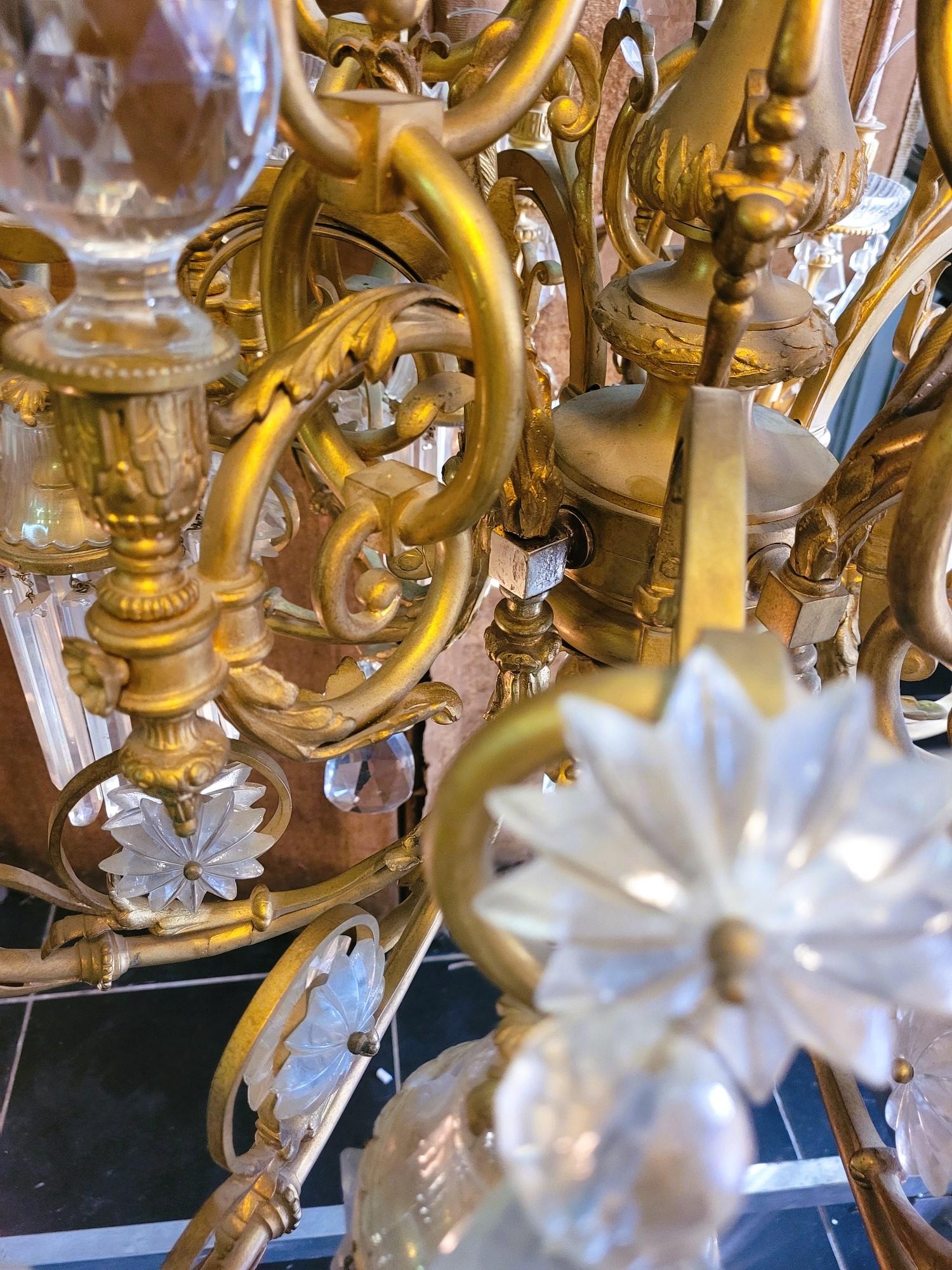Large Chandelier In Gilt Bronze And Crystal, Napoleon III, Early 20th Century For Sale 8