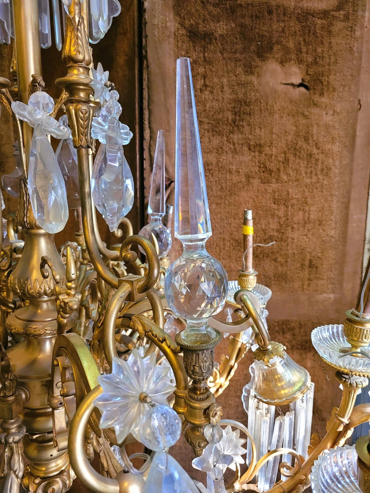 Large Chandelier In Gilt Bronze And Crystal, Napoleon III, Early 20th Century For Sale 5
