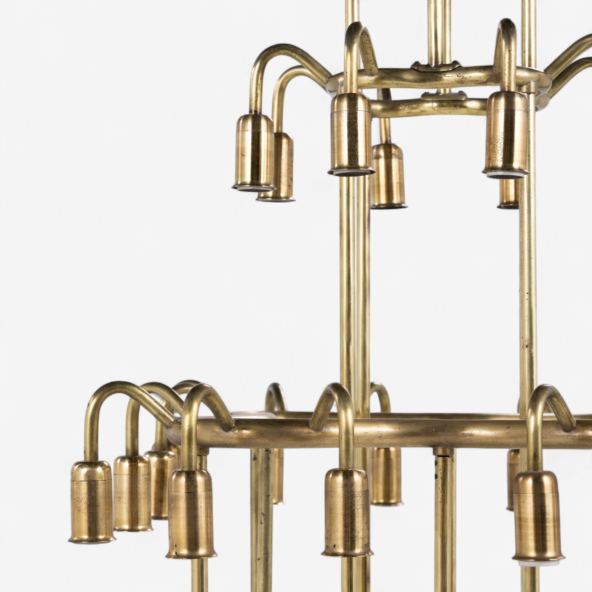 Grande lampadario in ottone patinato di Erik Herløw in vendita 1