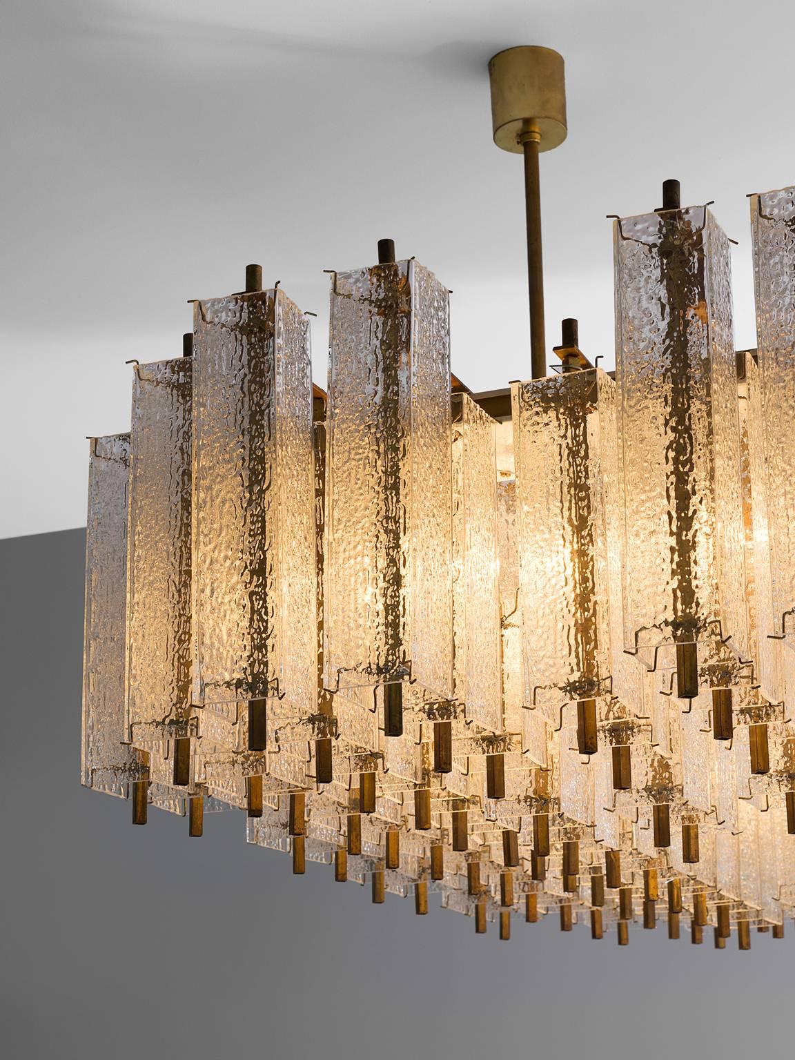 Large Chandelier in Structured Glass and Brass In Good Condition In Waalwijk, NL