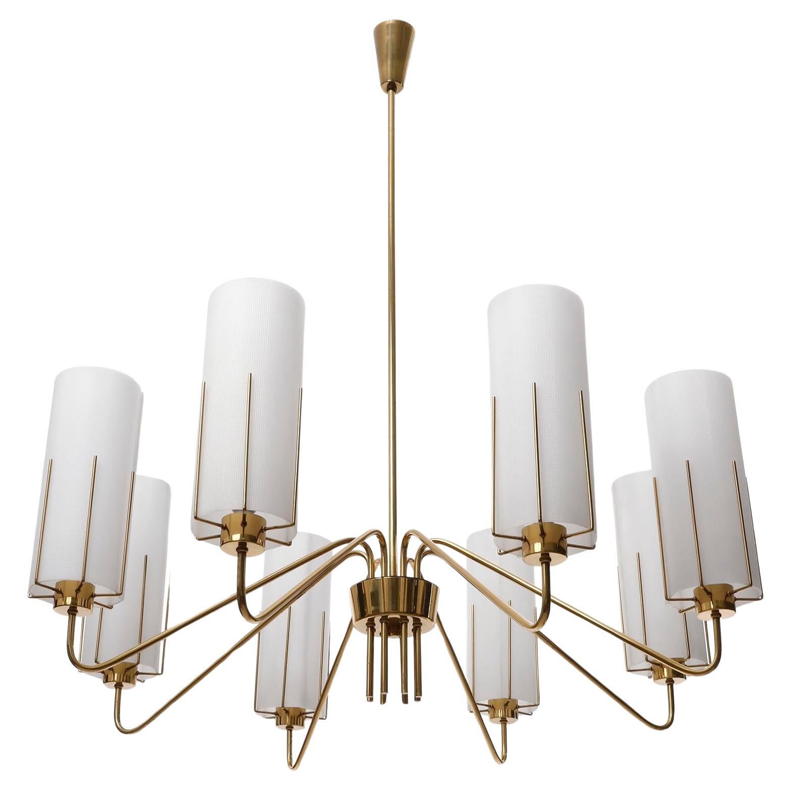 Mid-Century moderno Grande lampadario, plexiglass opalino smerigliato bianco latte, ottone acrilico, anni '60 in vendita