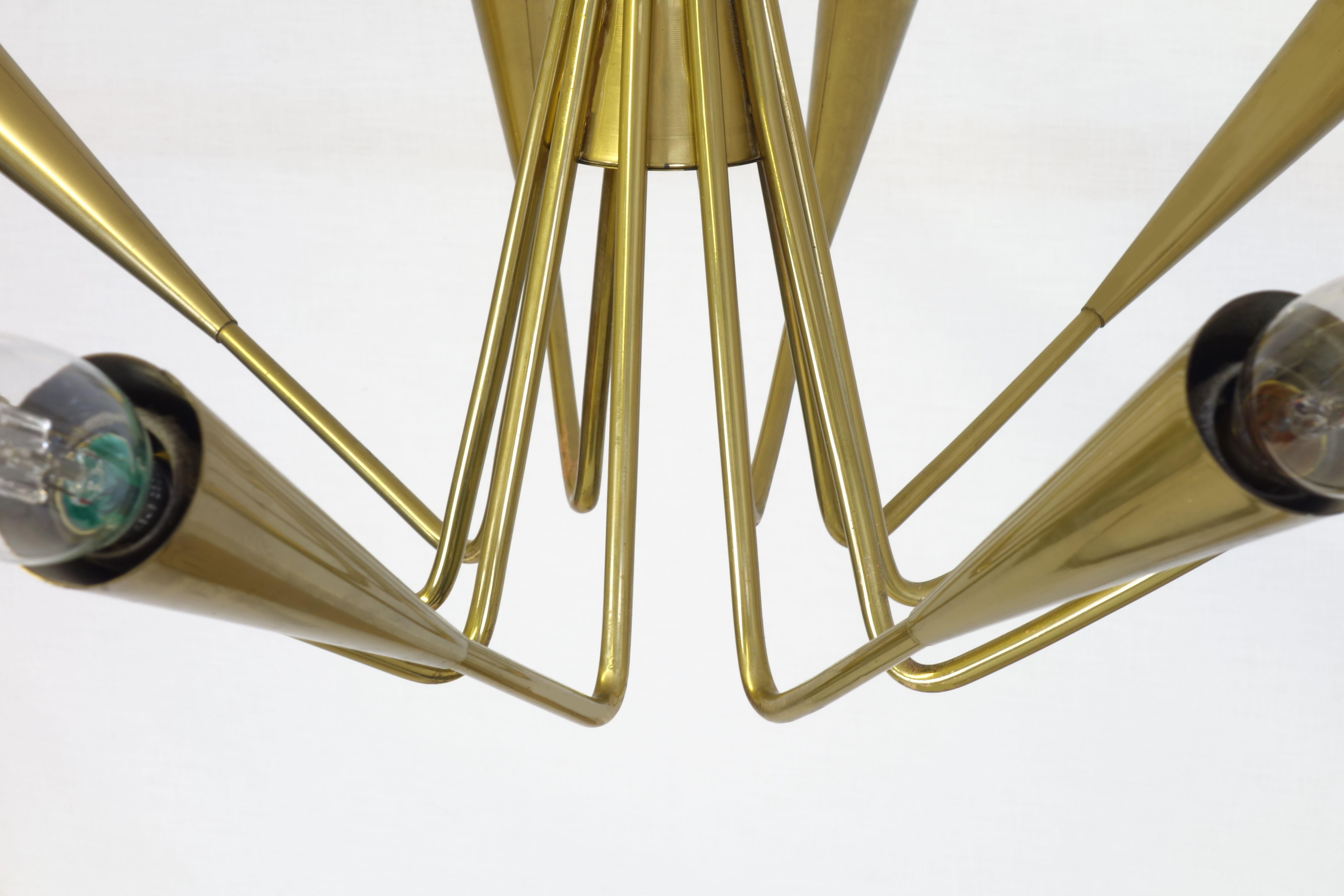 Italian Large Chandelier or Pendant Brass in the Manner of Design Stilnovo, Italy 1950s For Sale