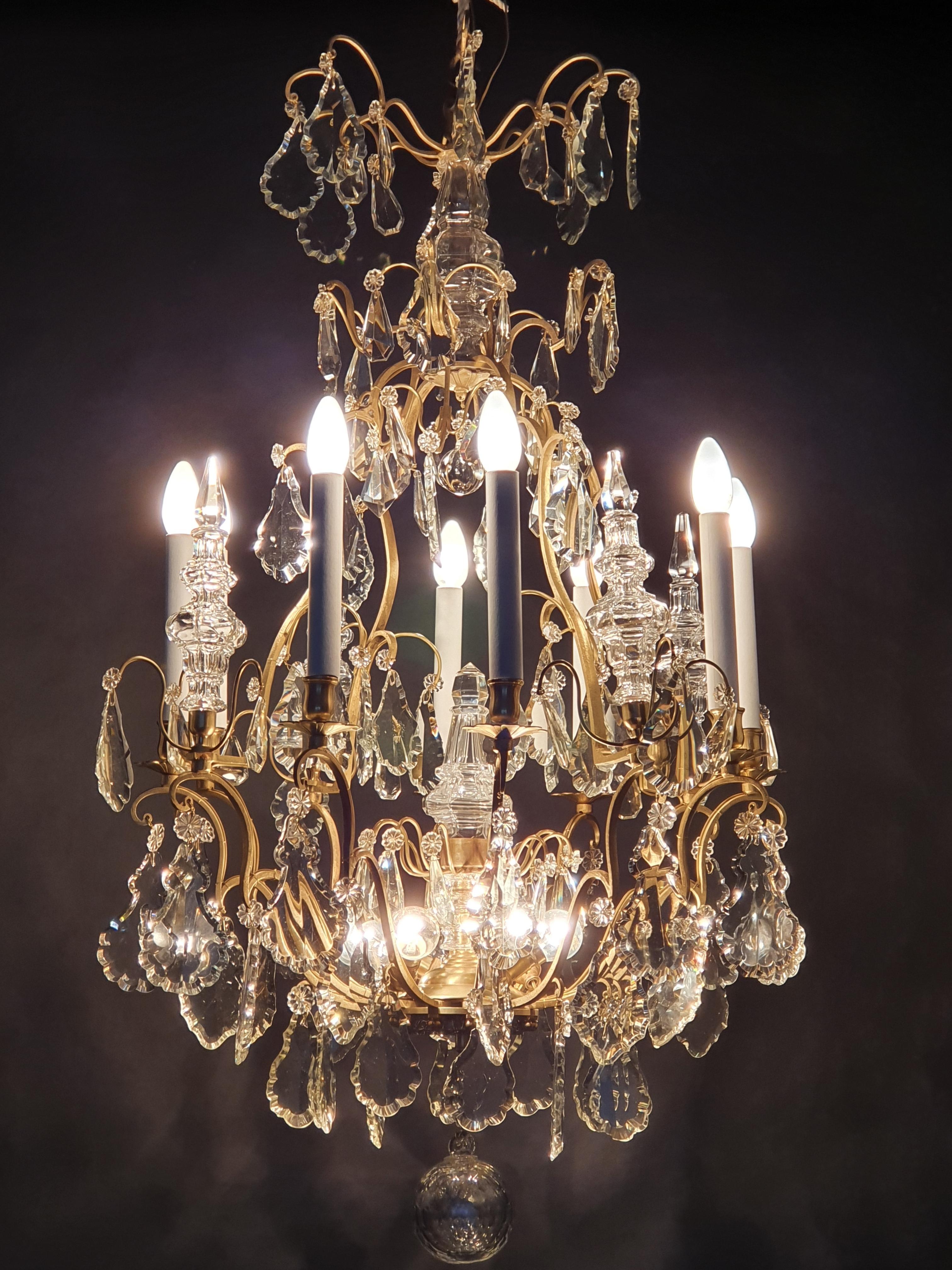 French Large Chandelier Signed Baccarat in Gilt Bronze and Crystal Flag