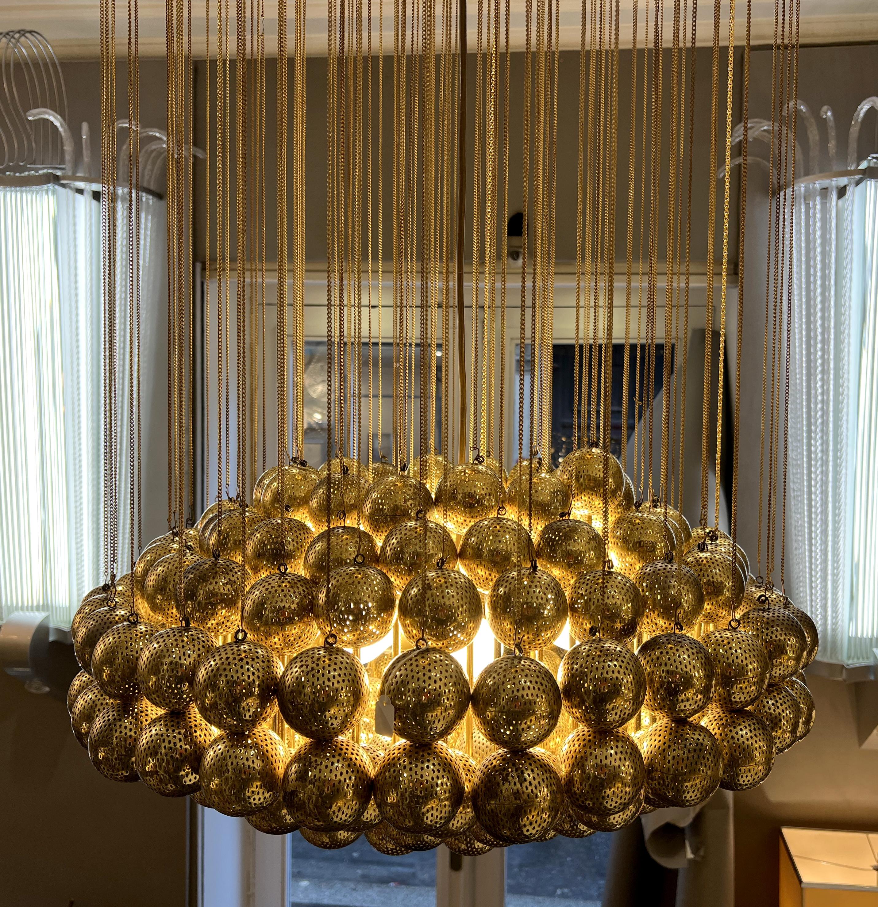 Large chandelier/suspension in gilded brass by Zero Quattro, Italy circa 1960 In Good Condition In Paris, FR