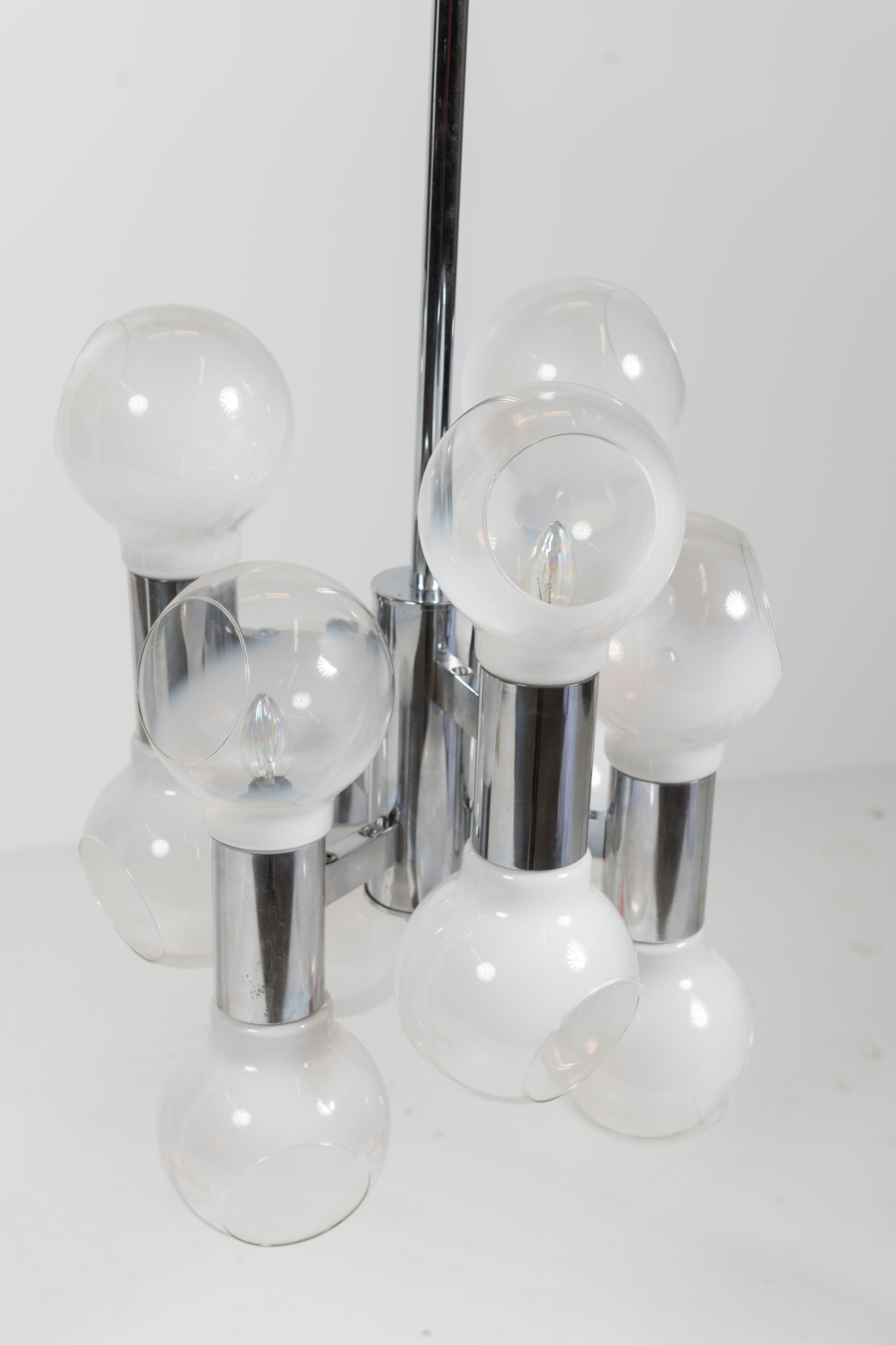 Mid-Century Modern Large Chandelier with Blown Glass Shades, attributed to Reggiani, 1970s For Sale