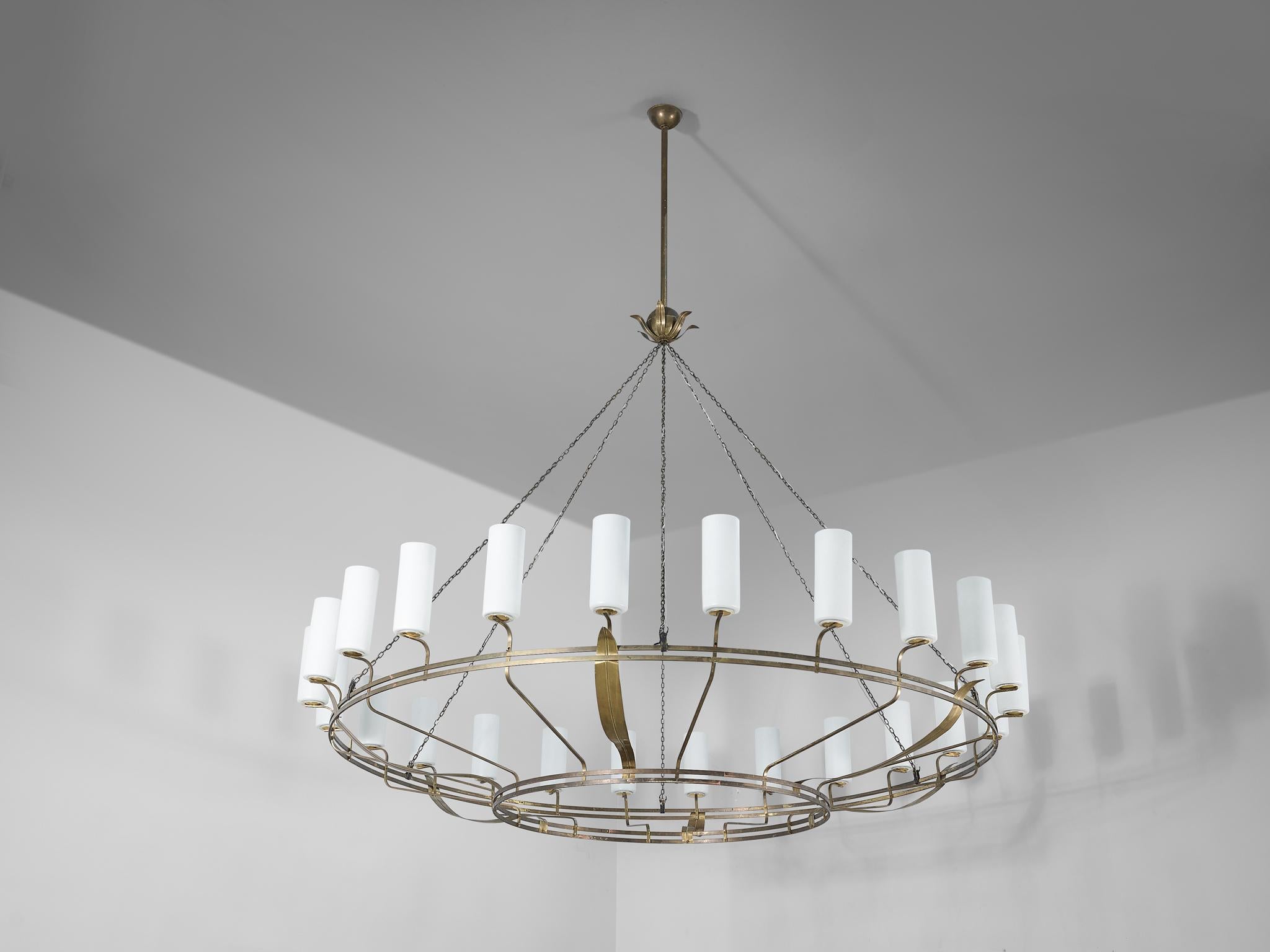 Large Chandelier with Decorative Elements in Brass and Opaline Glass For Sale 6