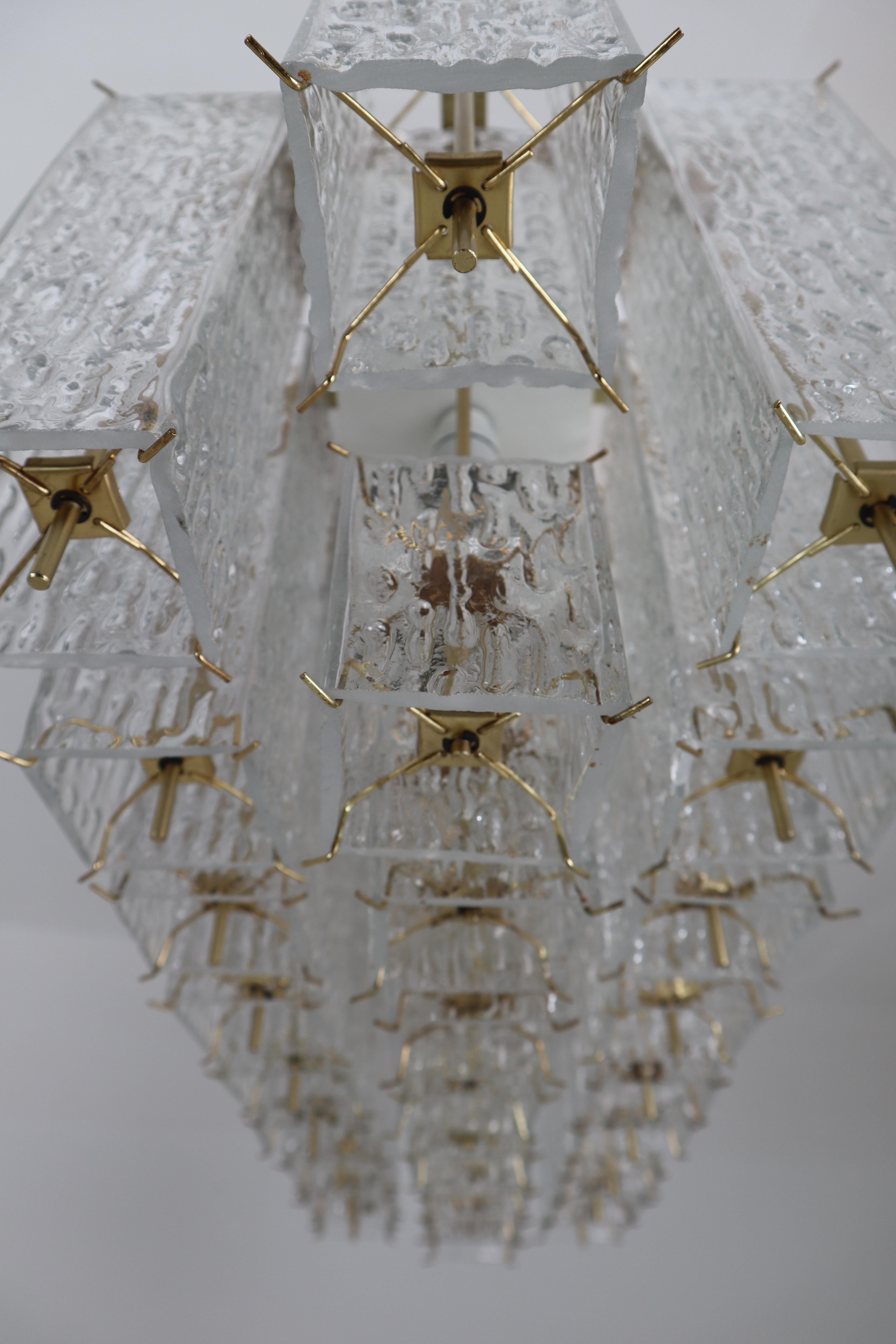 Large Chandelier with Twenty-Eight Structured Glass and Brass Frame, 1960s For Sale 4