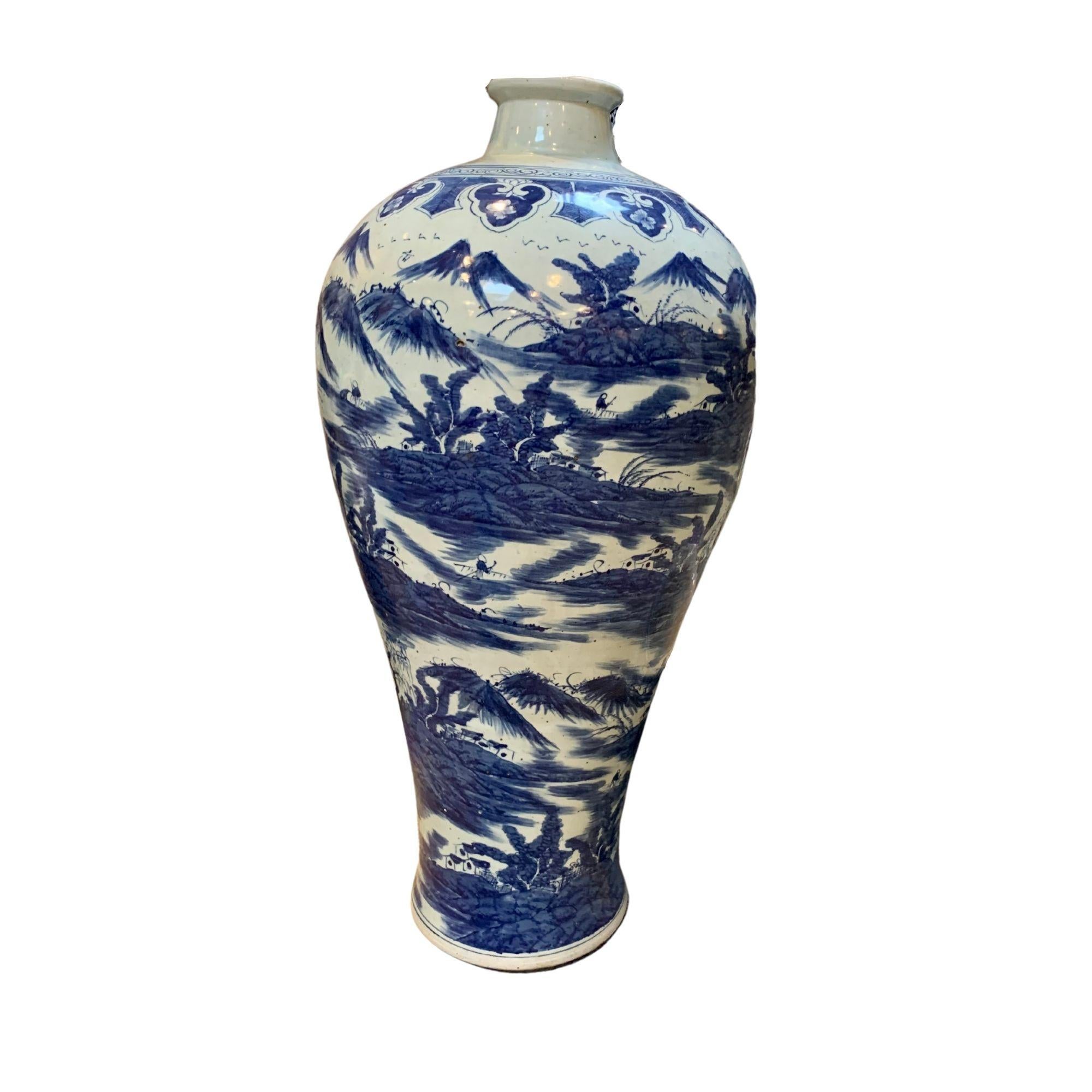 Large Chang Dynasty Porcelain Vases In Good Condition For Sale In Dallas, TX