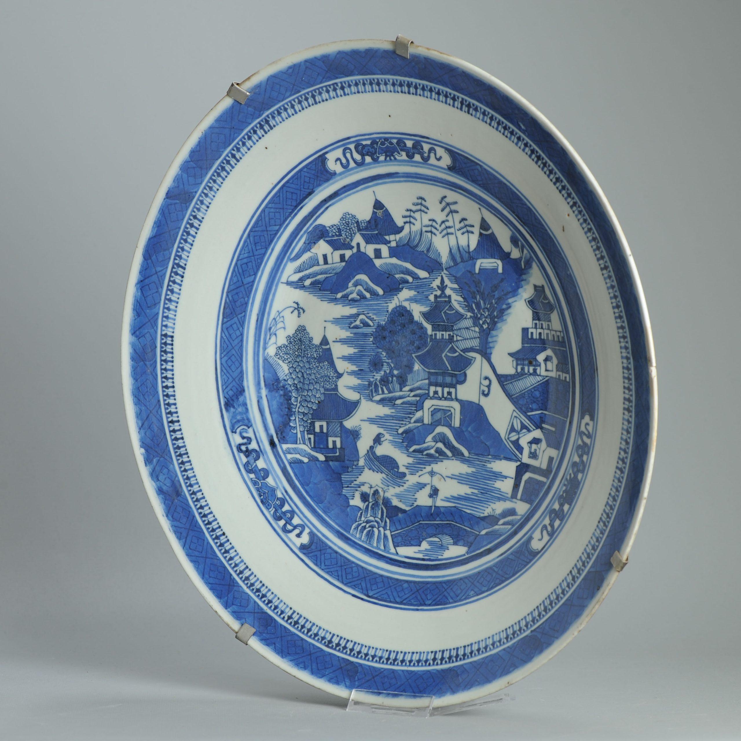Large Charger Antique late 18th / 19th c Chinese Porcelain Landscape Scene For Sale 4