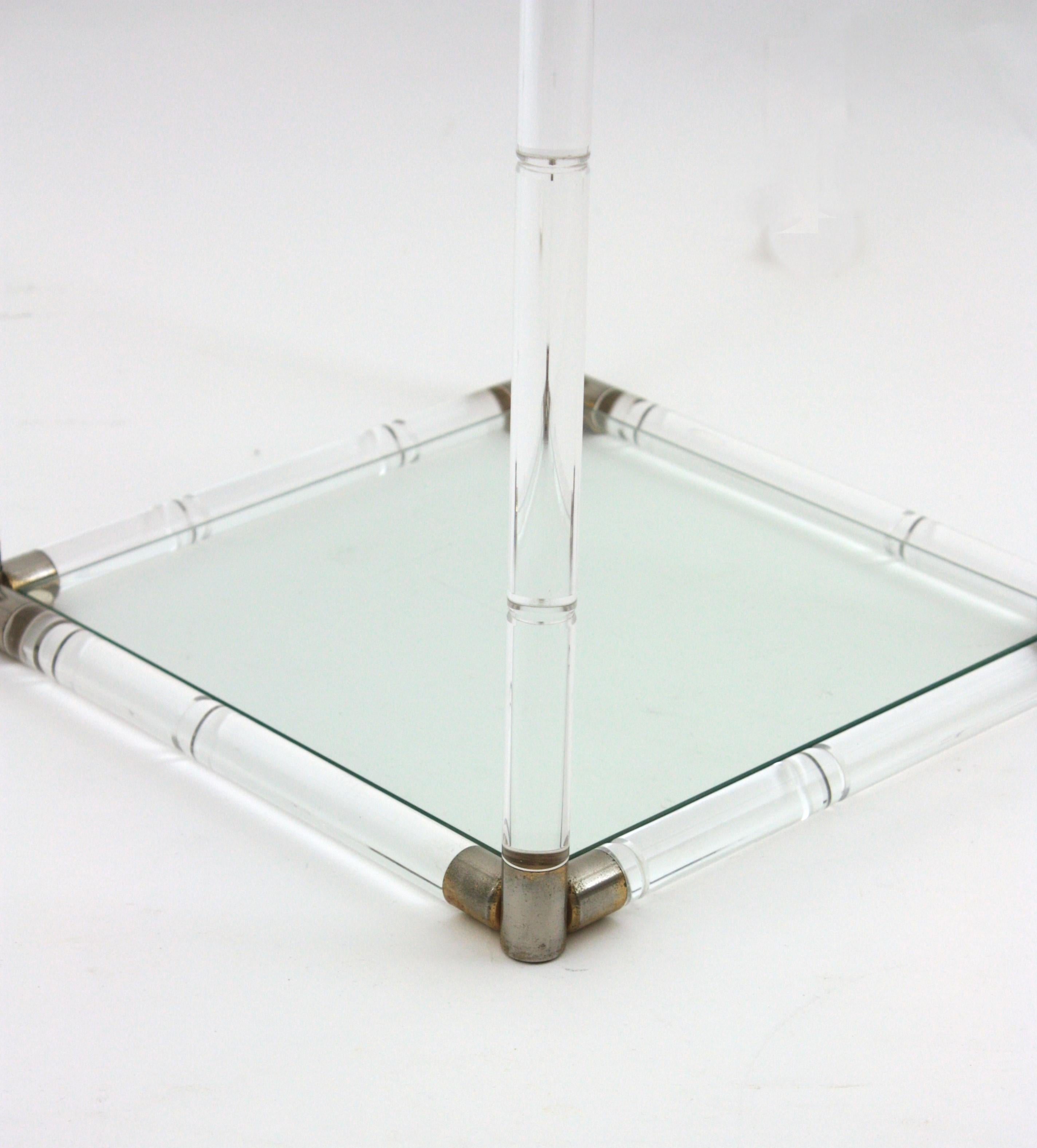 Grande table d'appoint de style Charles Hollis Jones en lucite et verre en vente 6