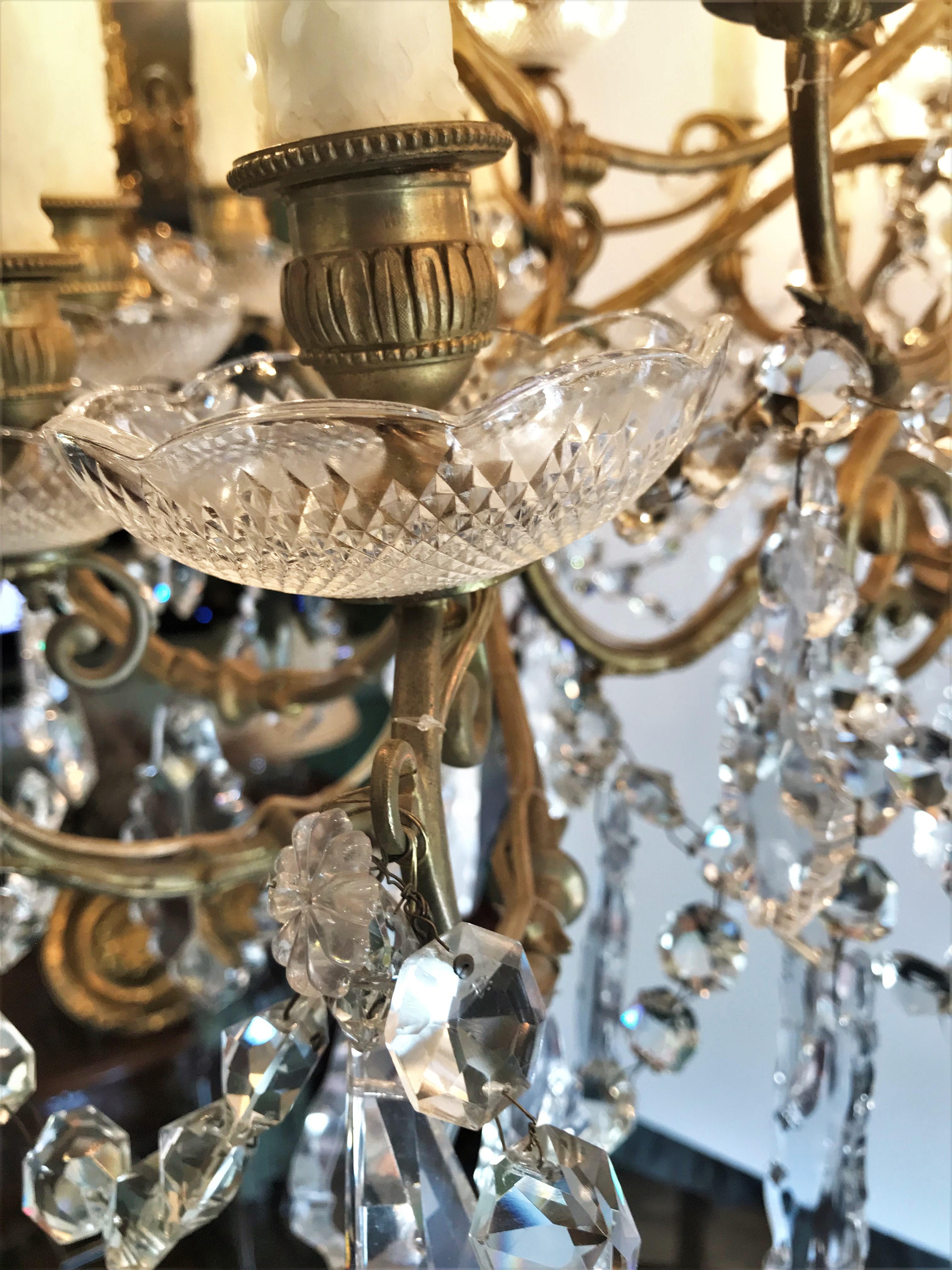 Charles X, XIXe siècle  Plafonnier lustre à 32 lumières en cristal ancien Los Angeles en vente 10