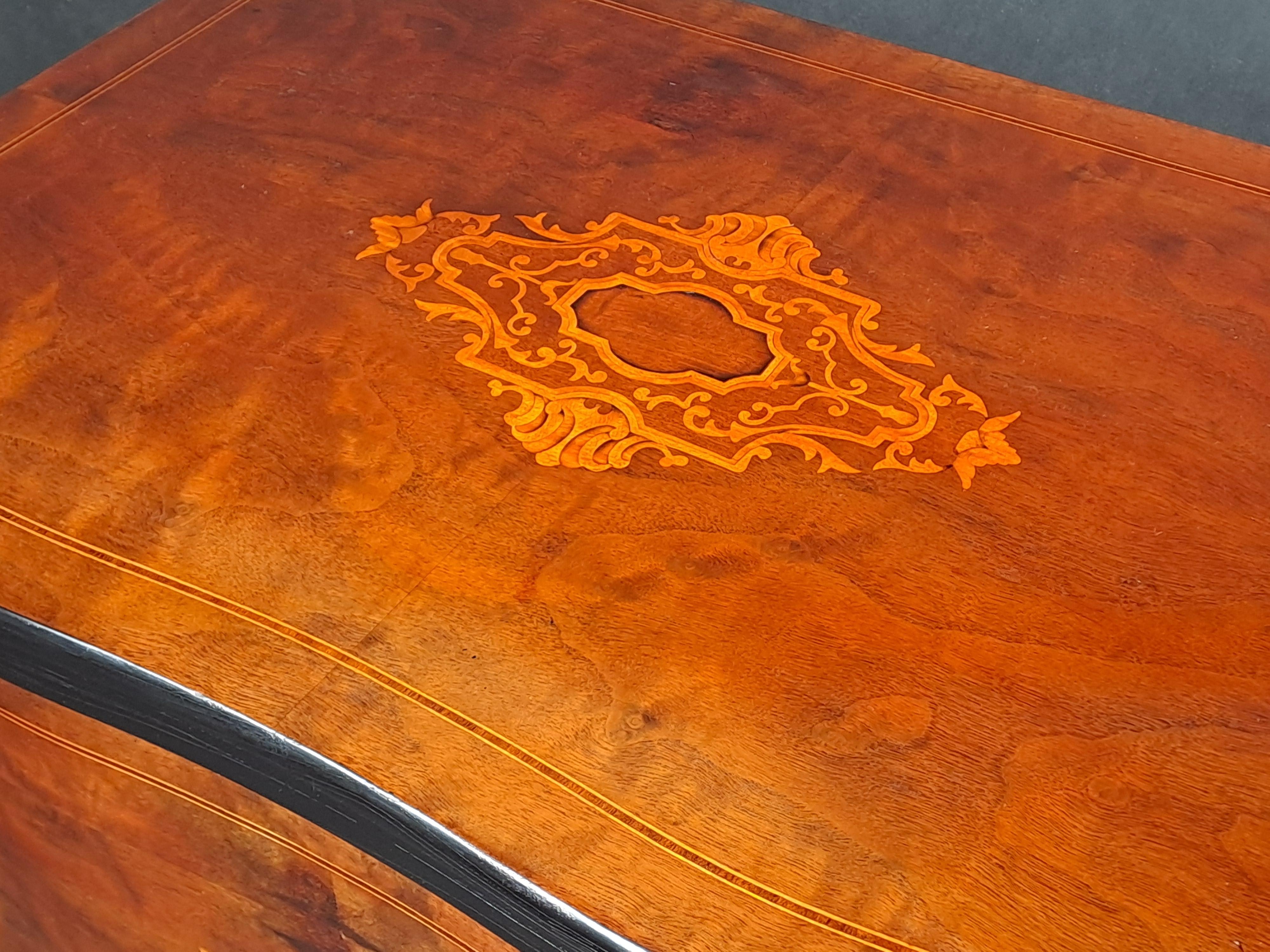 Large Charles X Style Cocktail Bar In Marquetry For Sale 3