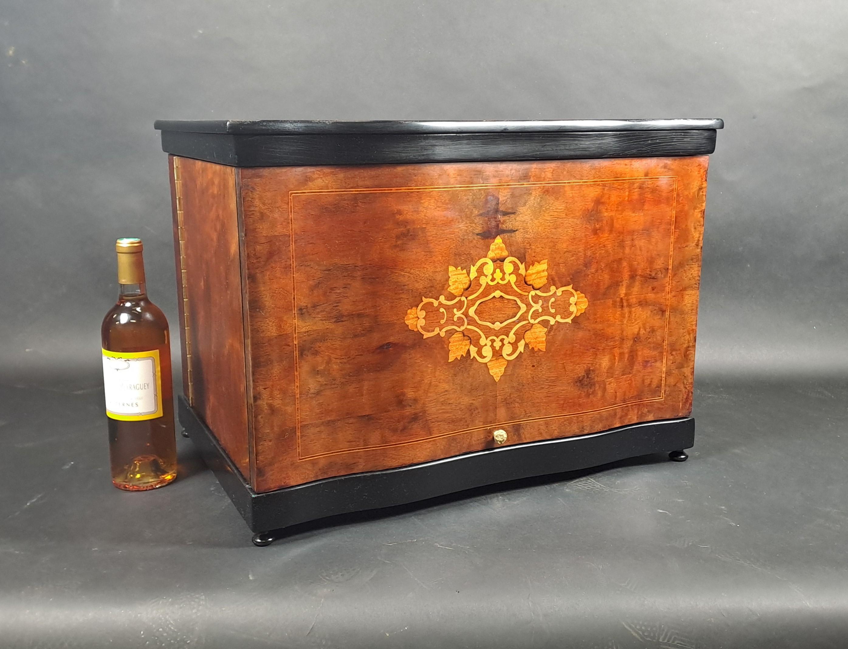 Wood Large Charles X Style Cocktail Bar In Marquetry For Sale