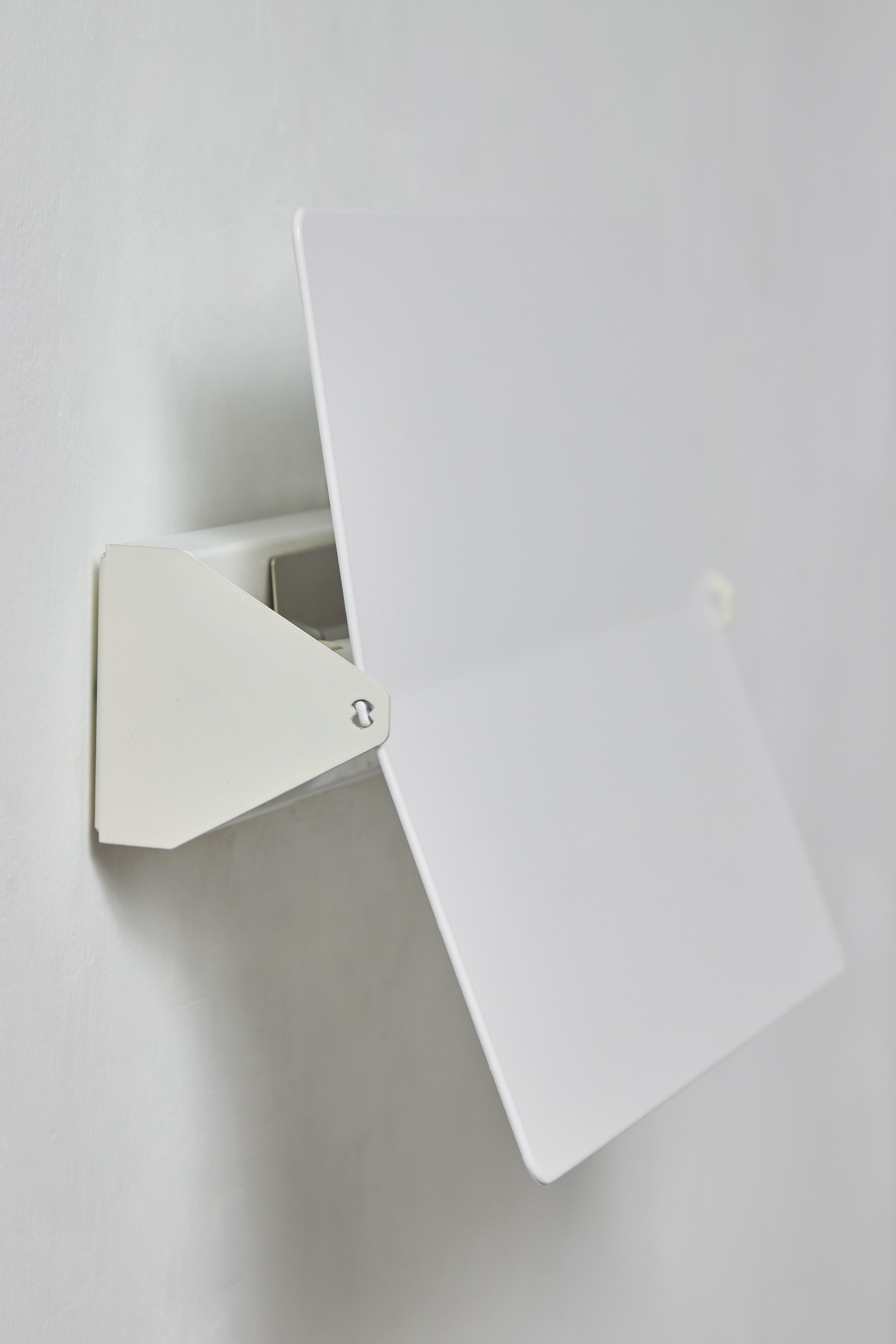 Metal Large Charlotte Perriand 'Applique À Volet Pivotant Plié' Wall Light in White For Sale