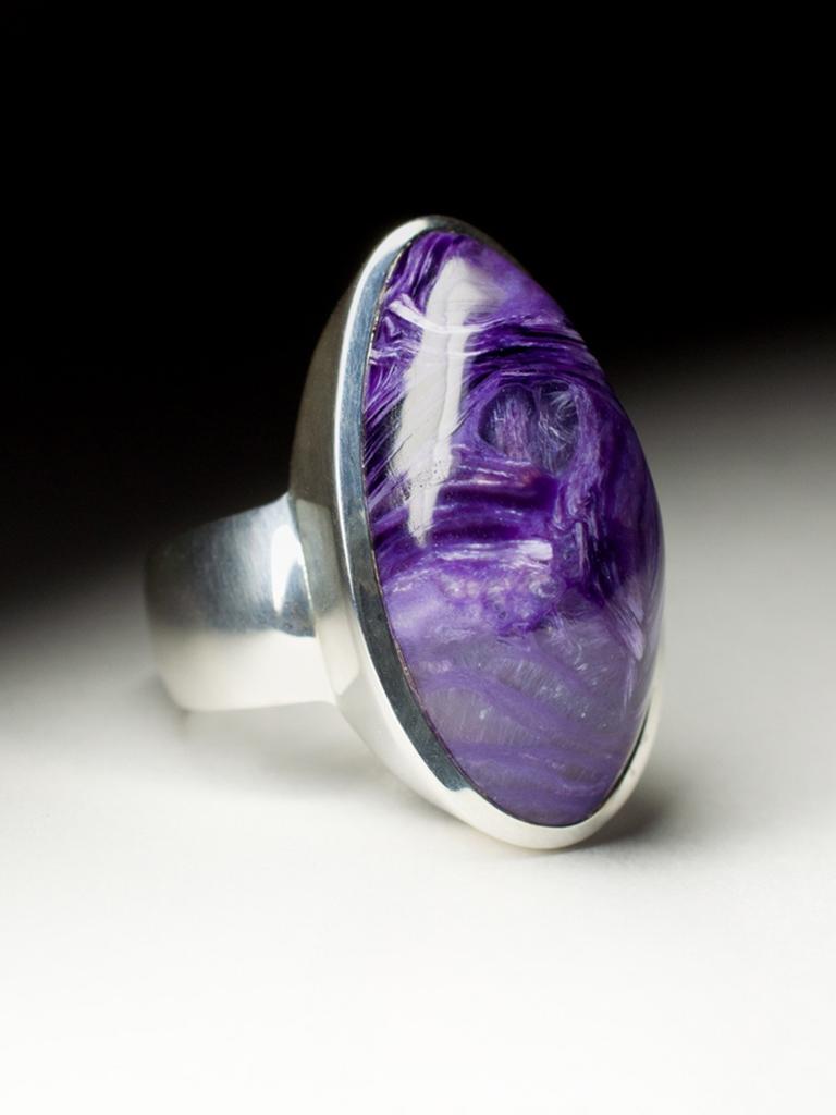 Large Charoite Silver Ring Oval Violet Lavender Flower Powerful Natural Gemstone In New Condition For Sale In Berlin, DE