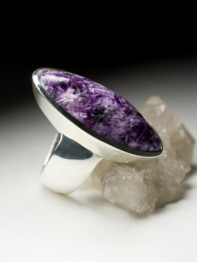 Large Charoite Silver Ring Purple Oval Natural Gemstone Unisex Vintage style For Sale 2