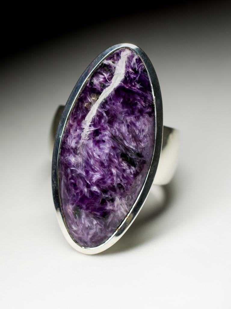 Large Charoite Silver Ring Purple Oval Natural Gemstone Unisex Vintage style For Sale 4