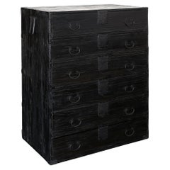 Grand Tansu/Commode à tiroirs carbonisé de la période Edo