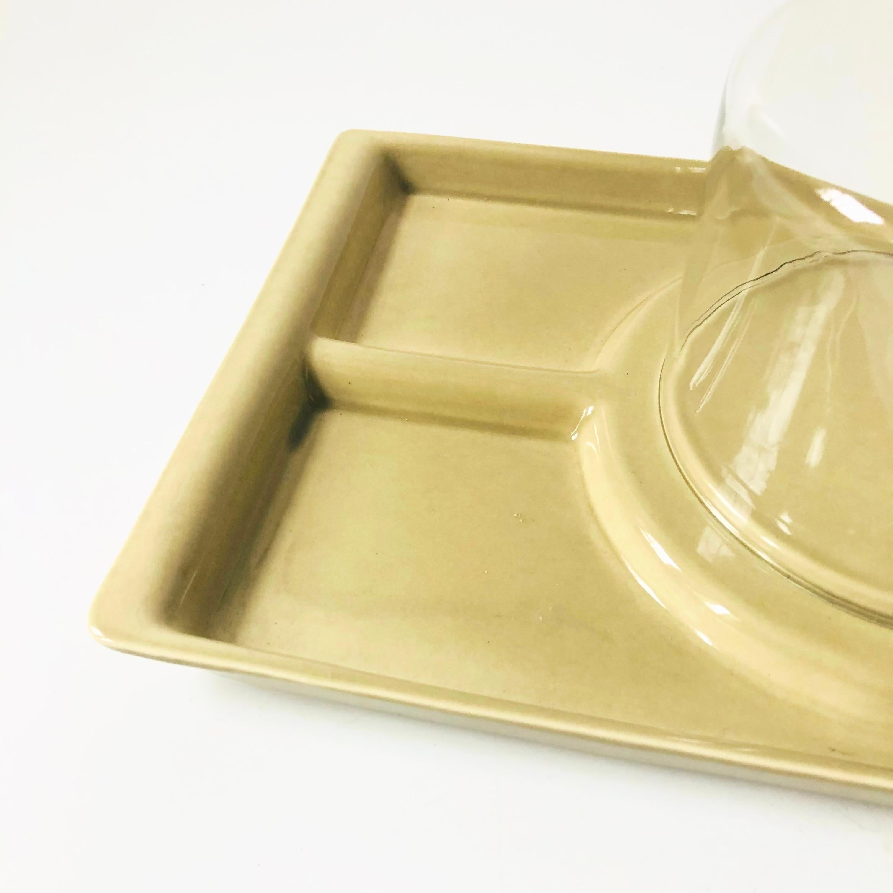 Large Cheese and Cracker Tray with Cloche In Good Condition For Sale In Vallejo, CA