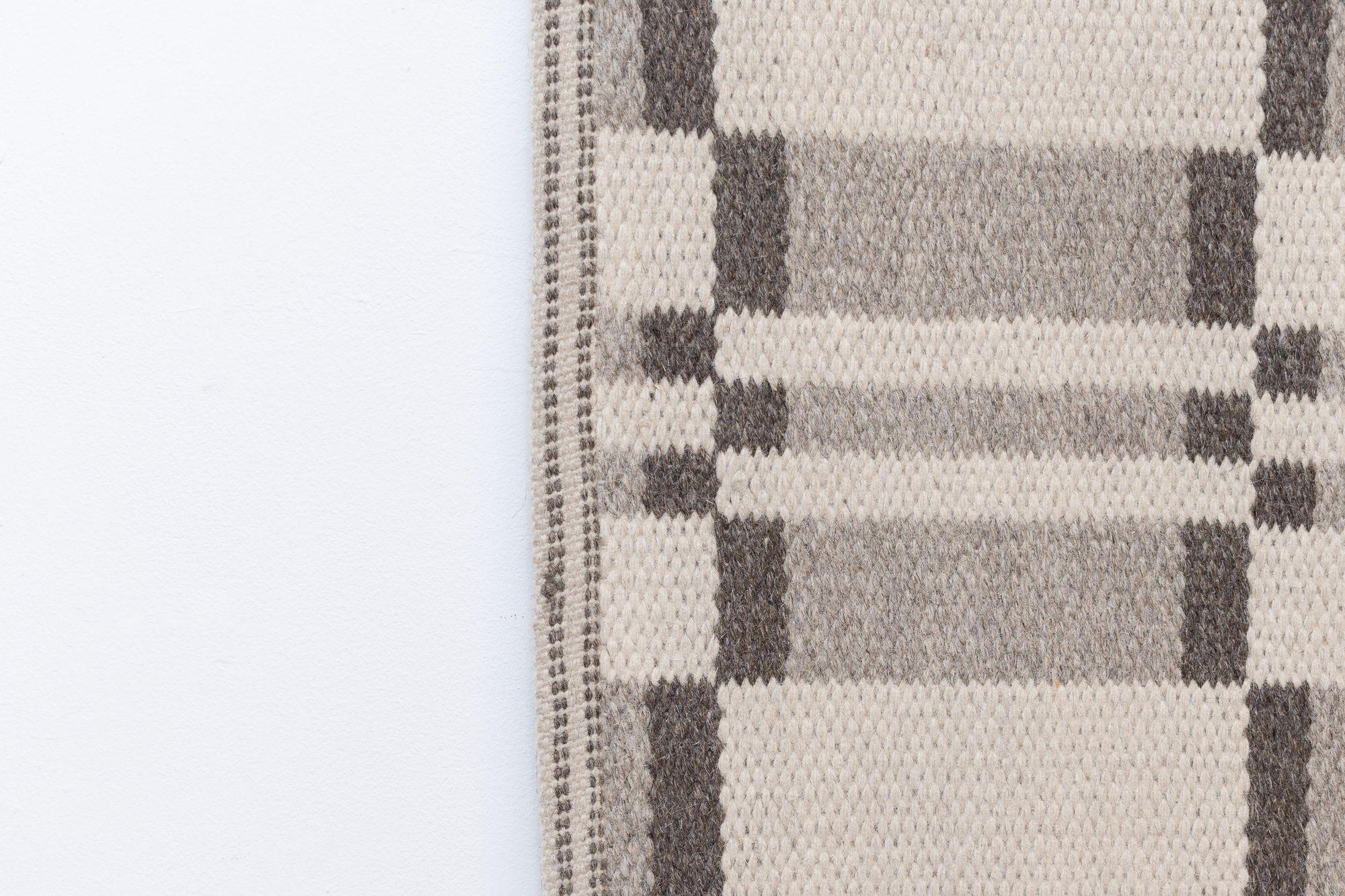 Großer karierter schwedischer Kelim (Schwedisch) im Angebot