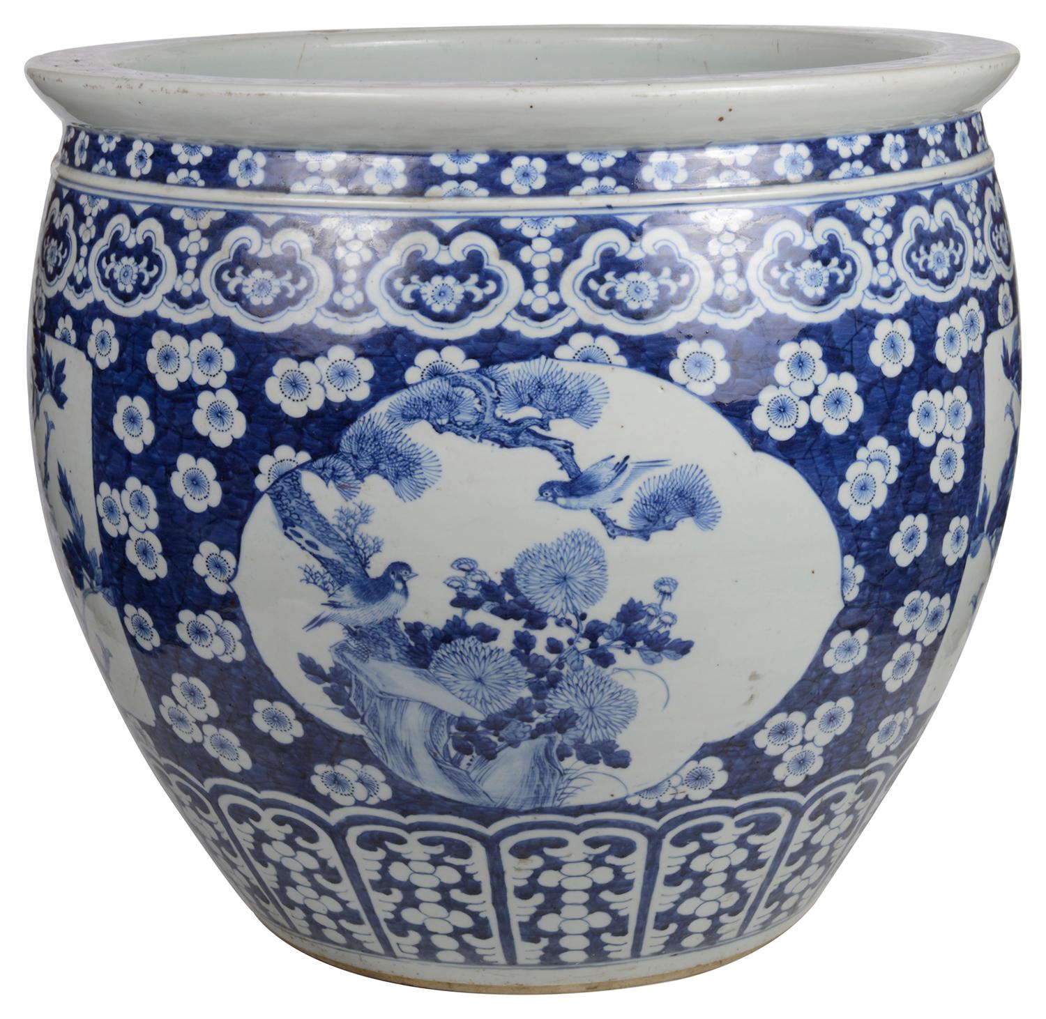 Large Chinese 19th Century Blue and White Jardinière In Good Condition In Brighton, Sussex