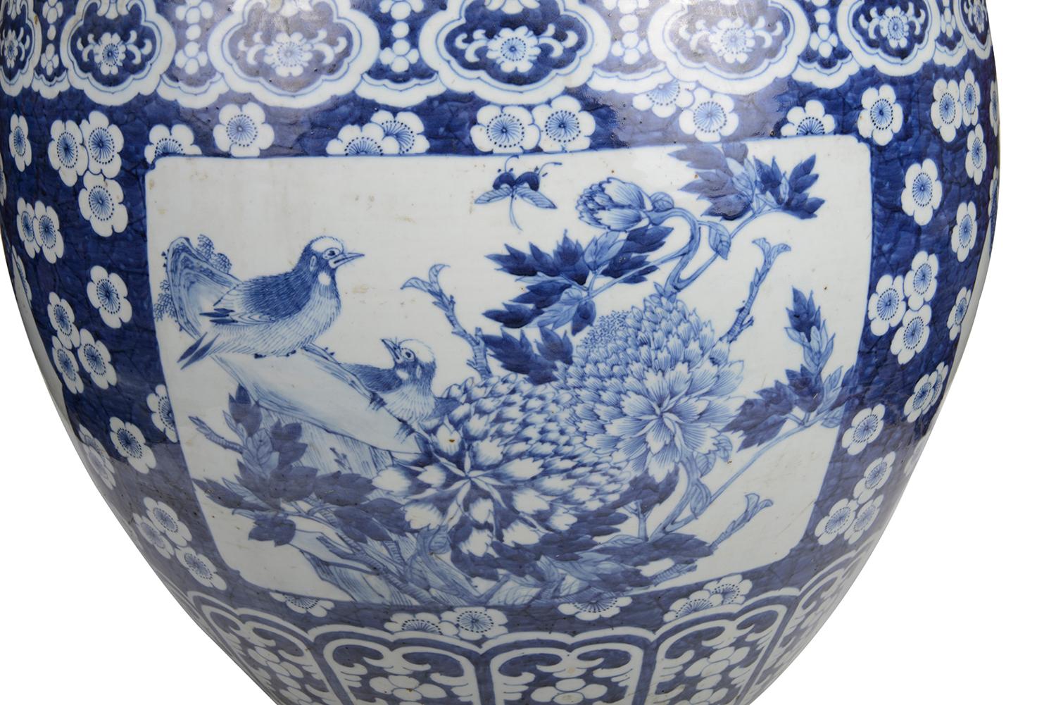 Large Chinese 19th Century Blue and White Jardinière 1