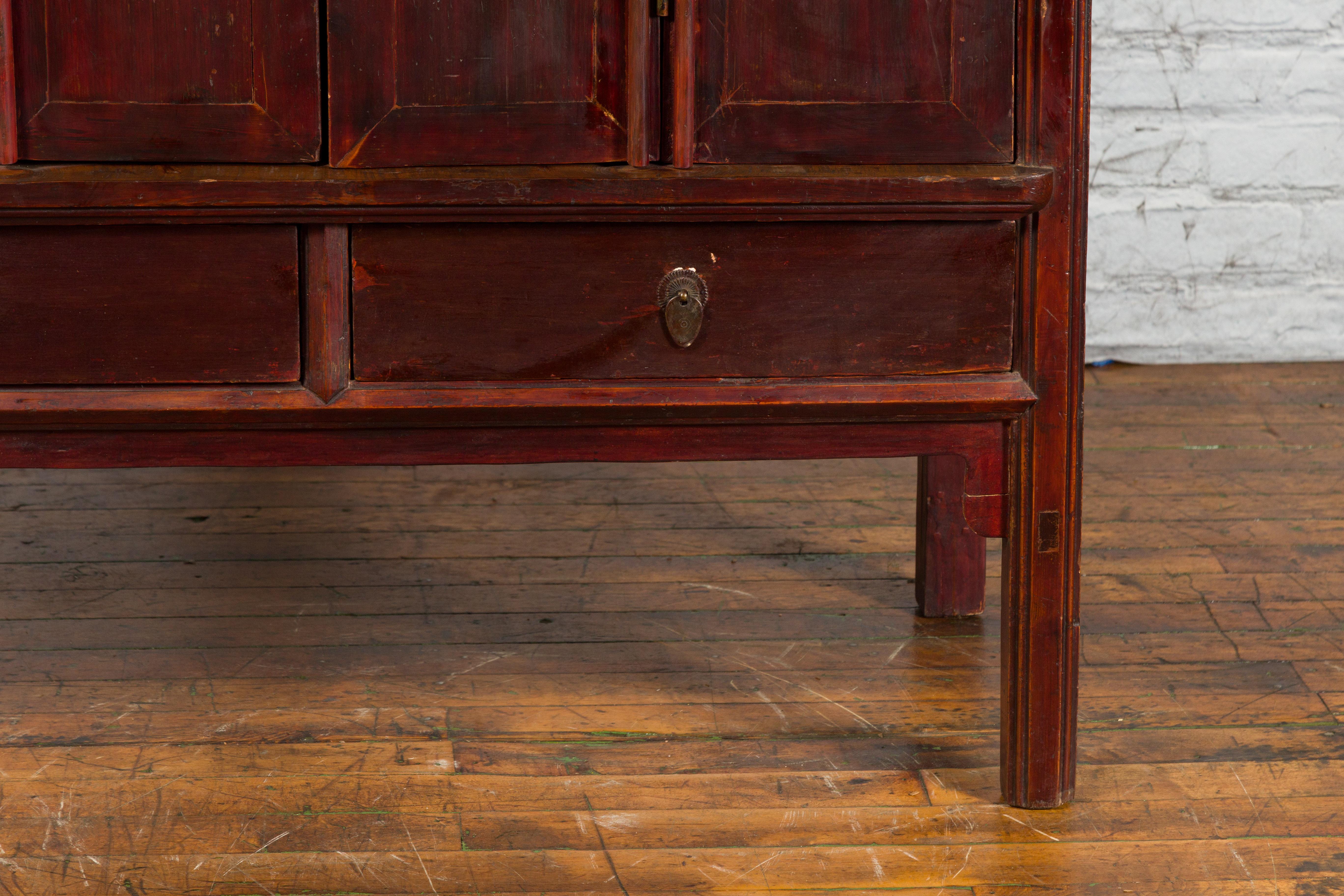 Large Chinese 19th Century Qing Dynasty Tapering Cabinet with Accordion Doors For Sale 2