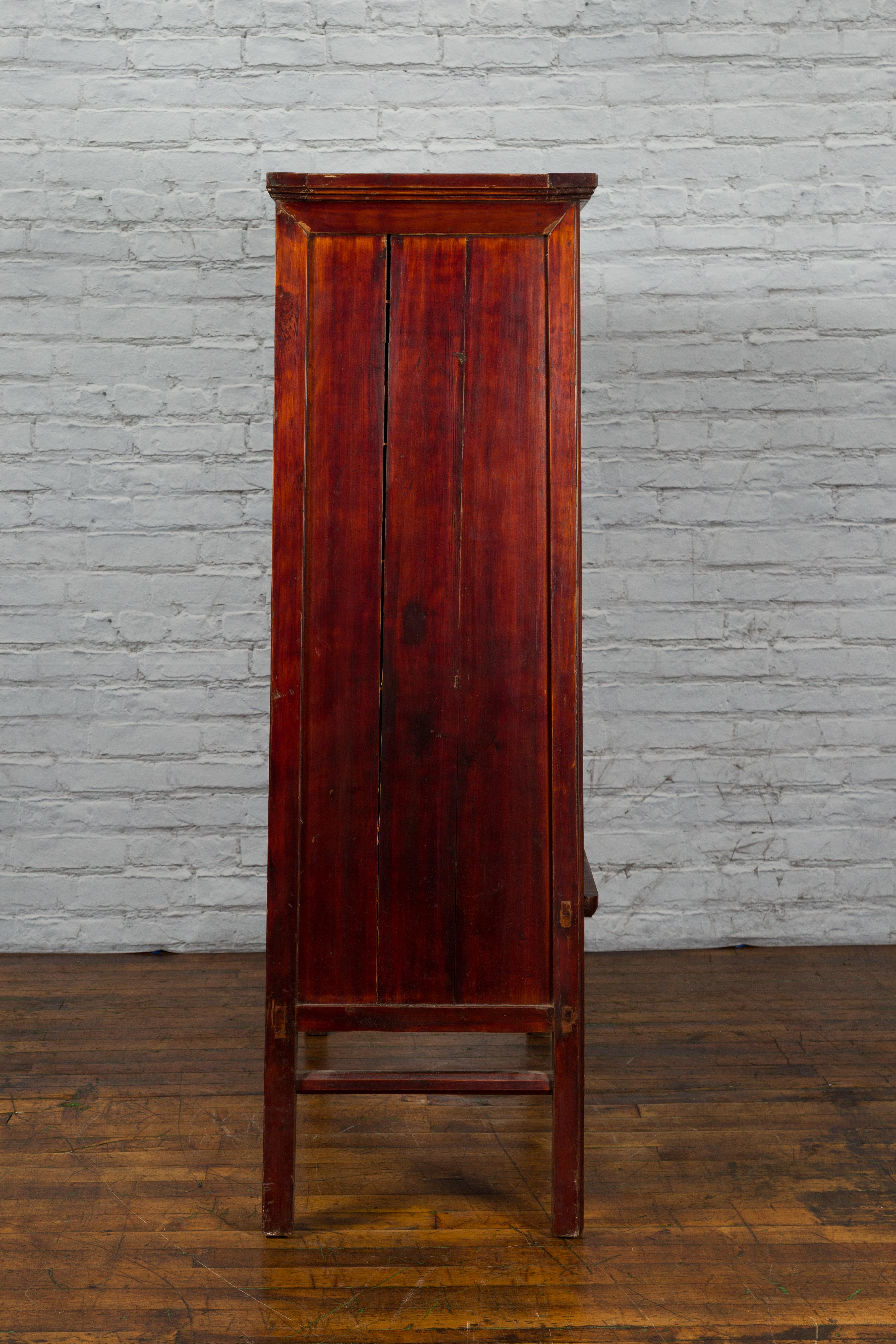 Large Chinese 19th Century Qing Dynasty Tapering Cabinet with Accordion Doors For Sale 4