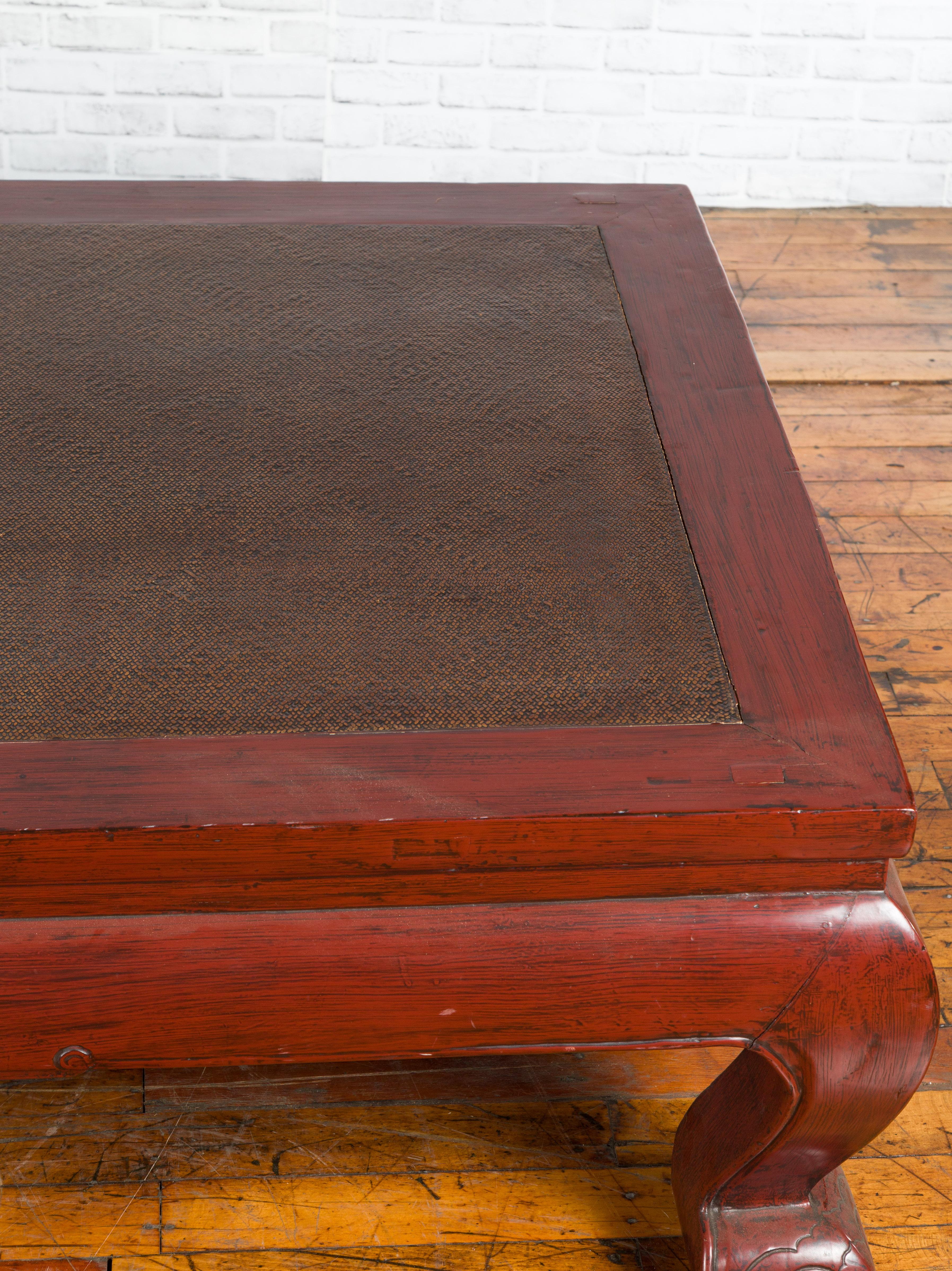 Large Chinese 19th Century Qing Dynasty Waisted Coffee Table with Rattan Insert For Sale 3