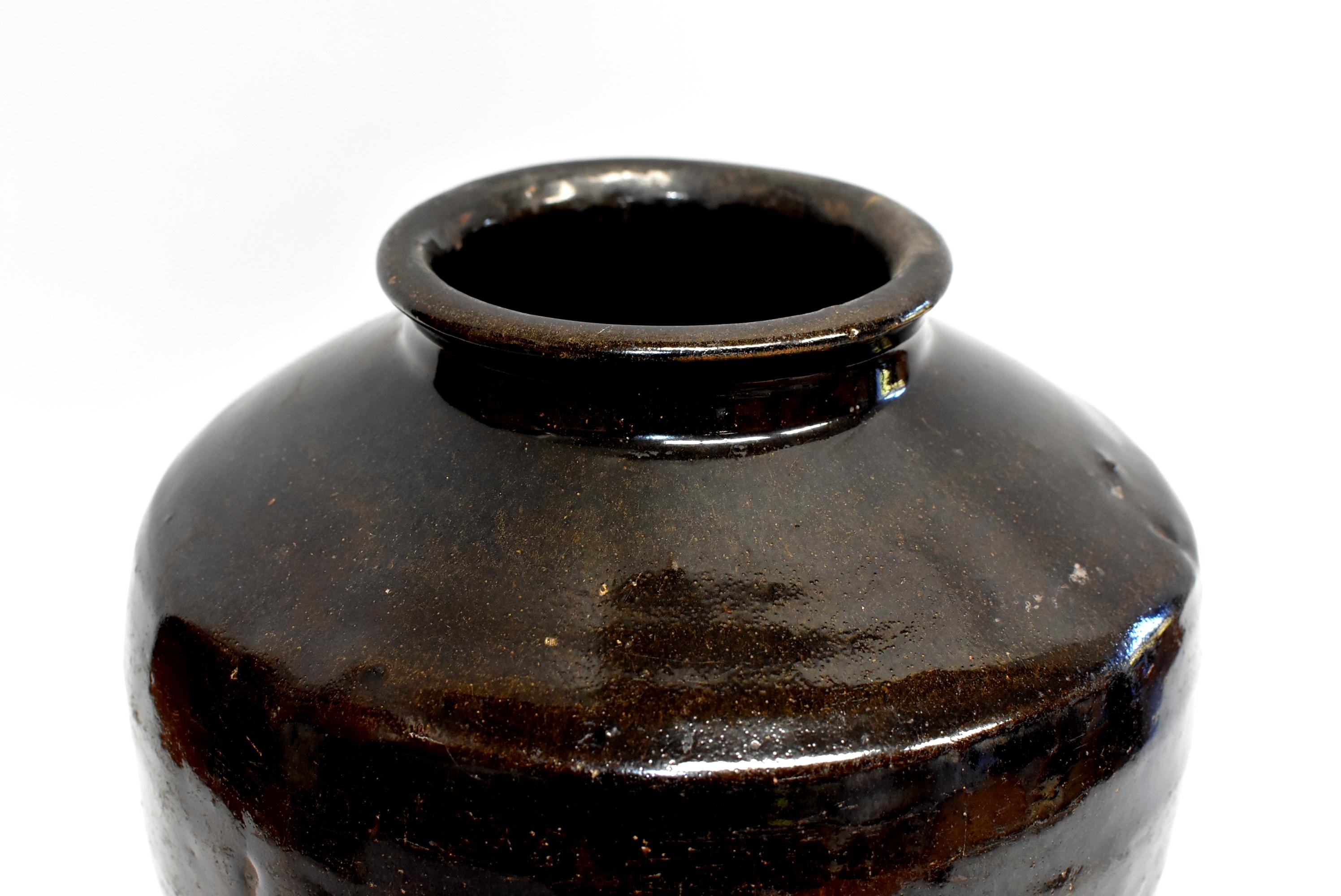 Large Chinese Antique Black Jar, High Shoulder In Good Condition In Somis, CA