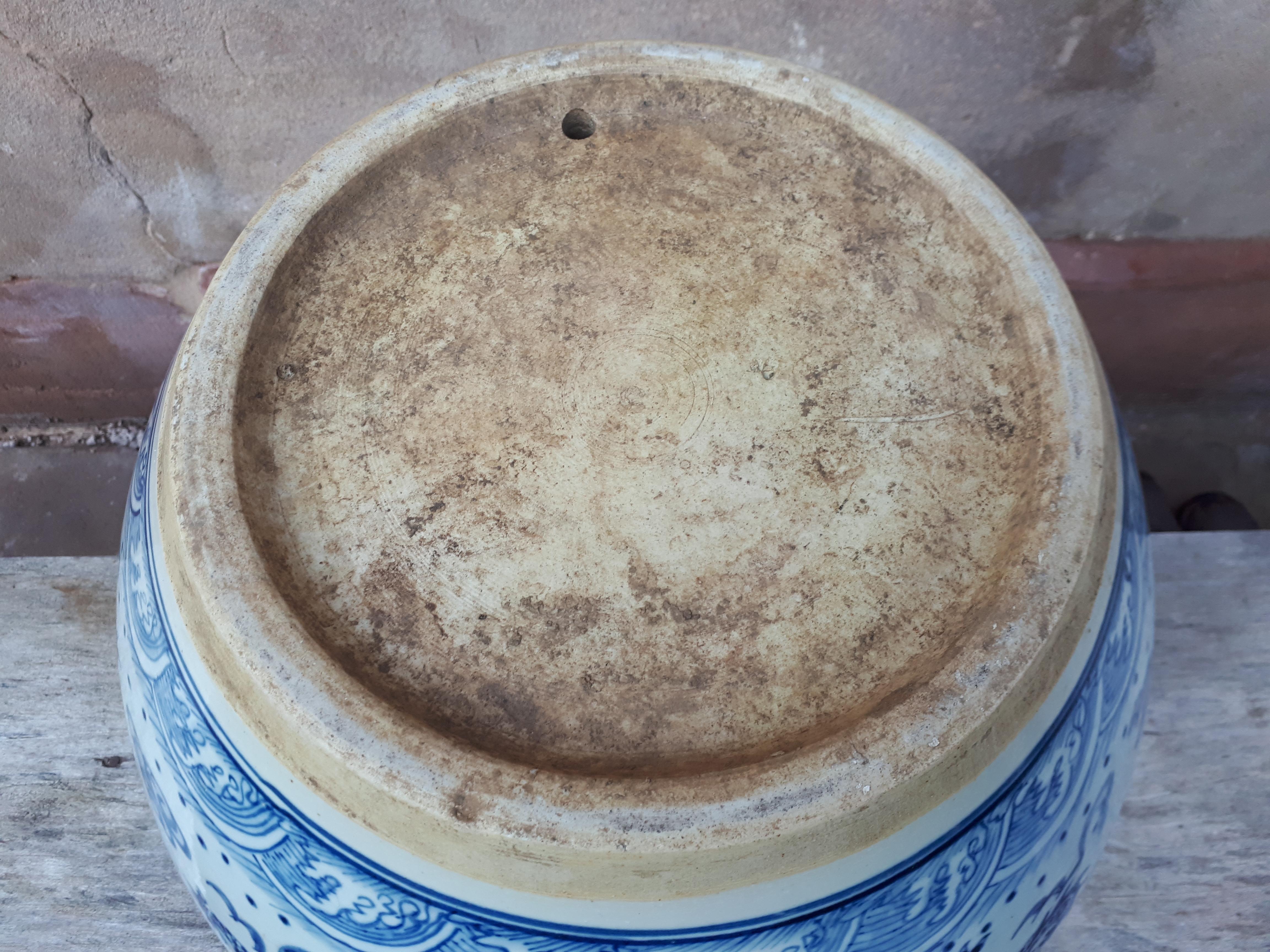Large Chinese Basin or Aquarium, China Mid-20th Century For Sale 7