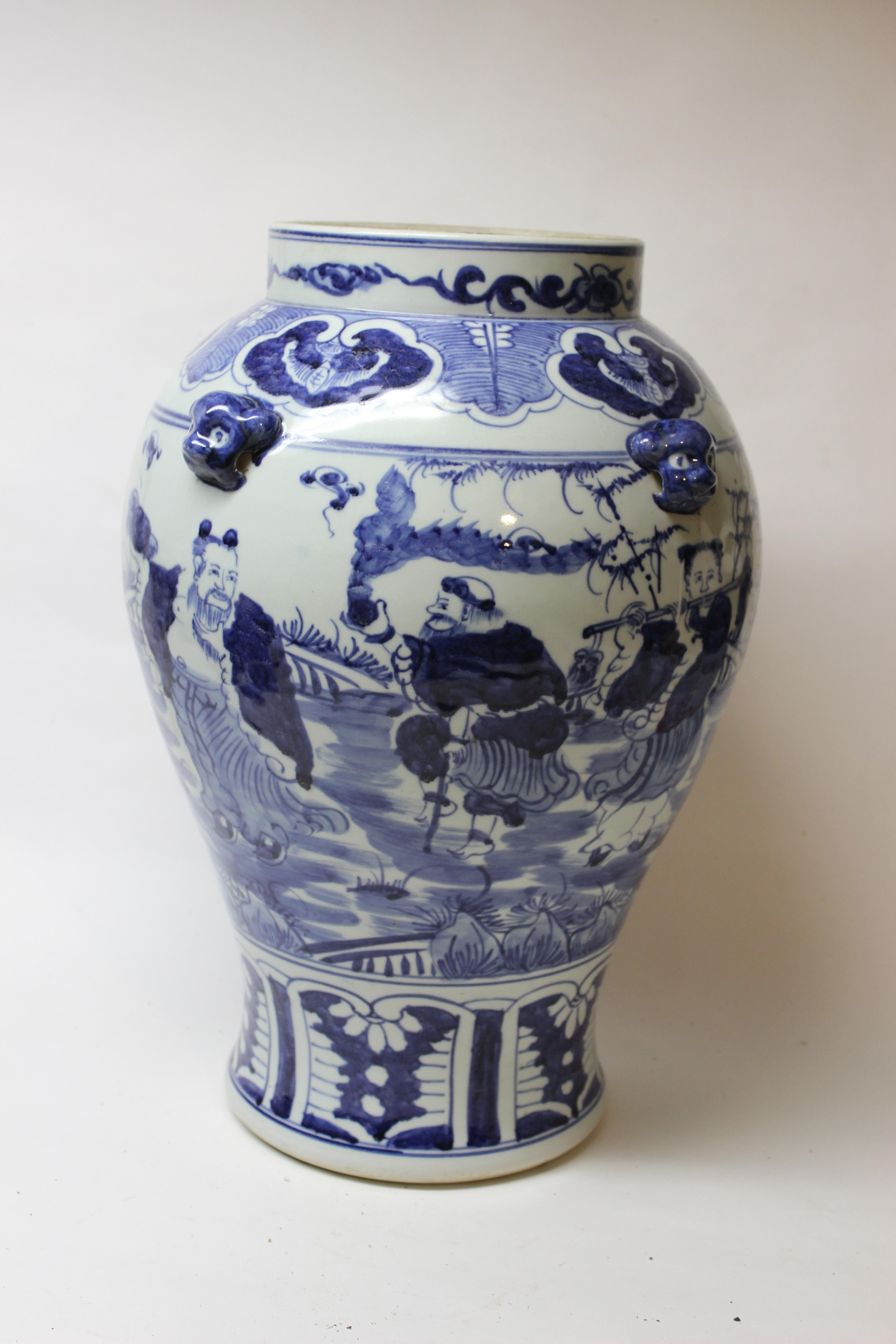 Large Chinese Blue and White Ceramic Vase In Good Condition In East Hampton, NY