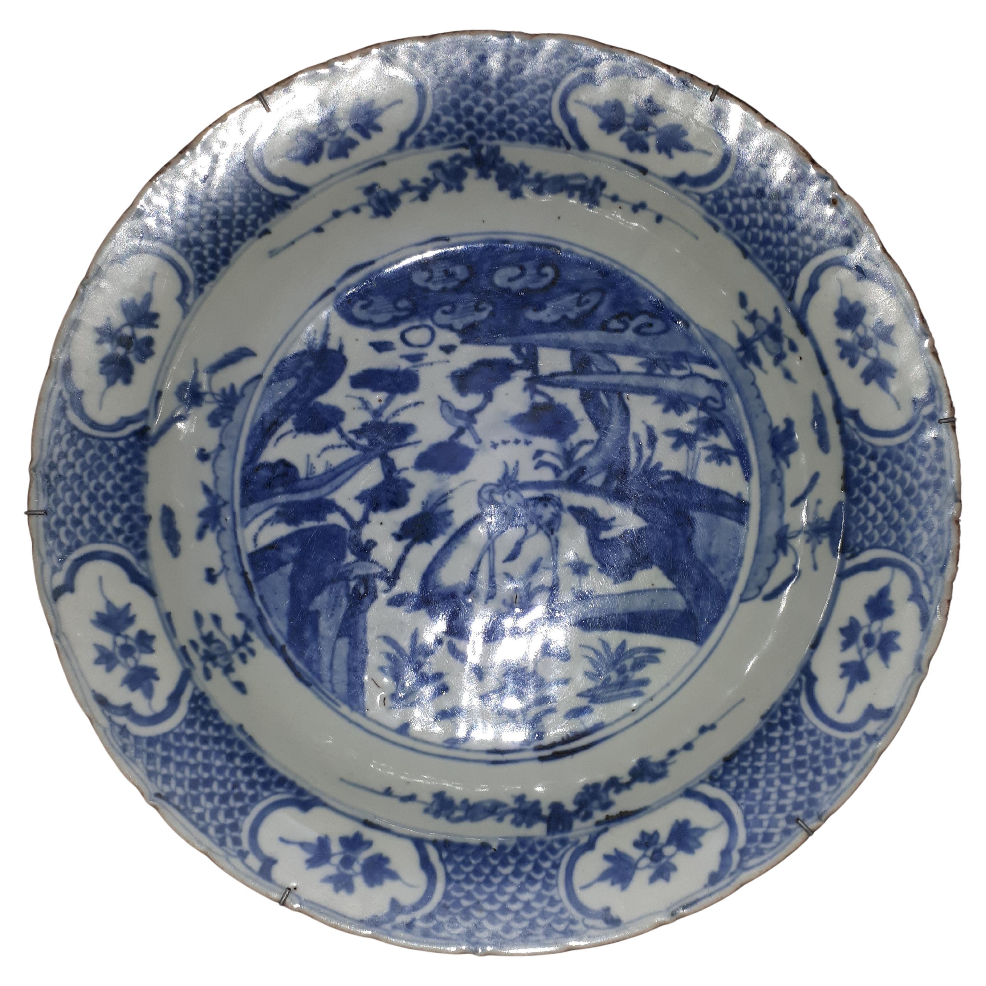 Grand plat chinois bleu et blanc, Chine, Dynastie Ming en vente