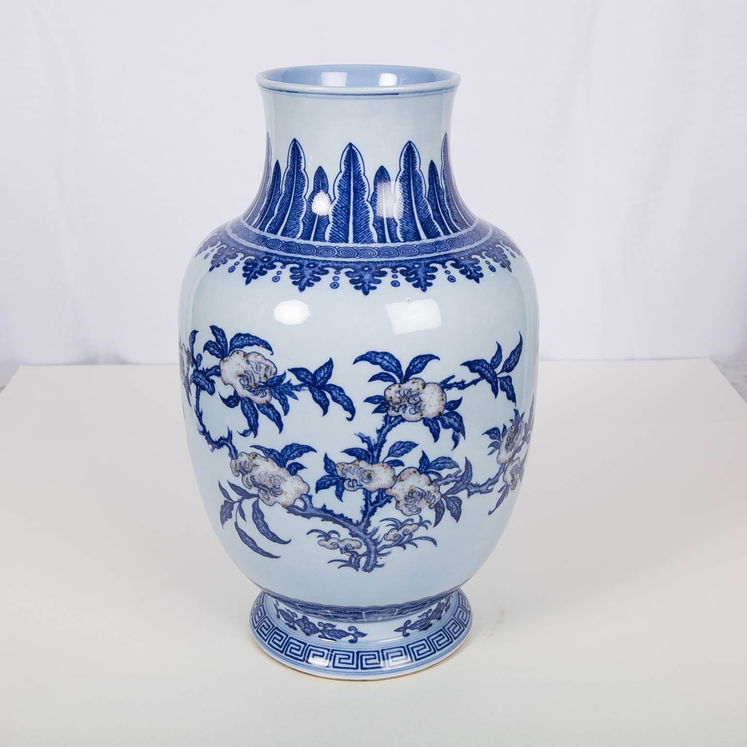 Large Chinese Blue and White Vase Copper Red Decoration Late 19th-Early 20th C 6