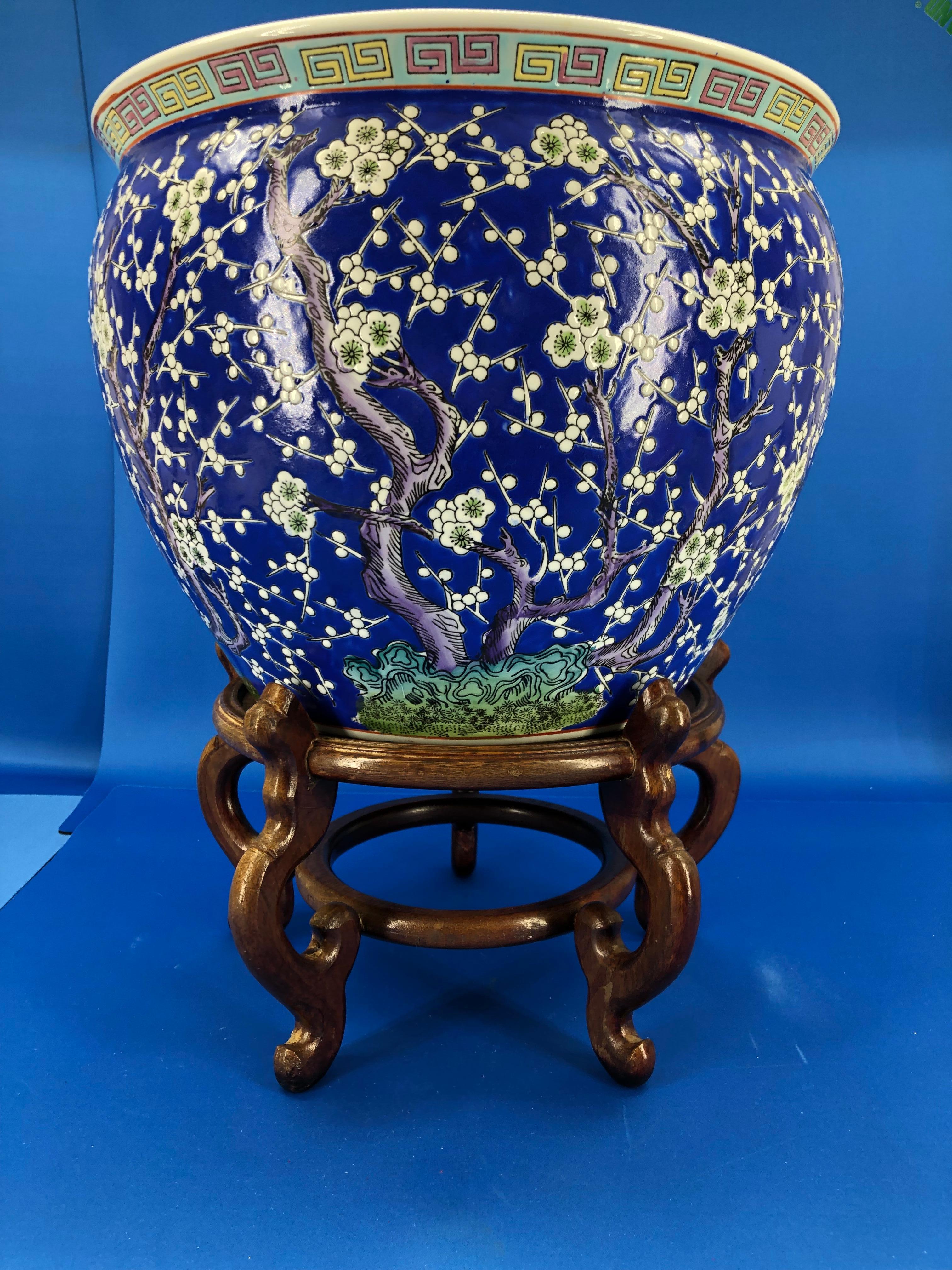20th Century Large Chinese Blue Decorated Porcelain Jardinieres Planter on Wooden Stand
