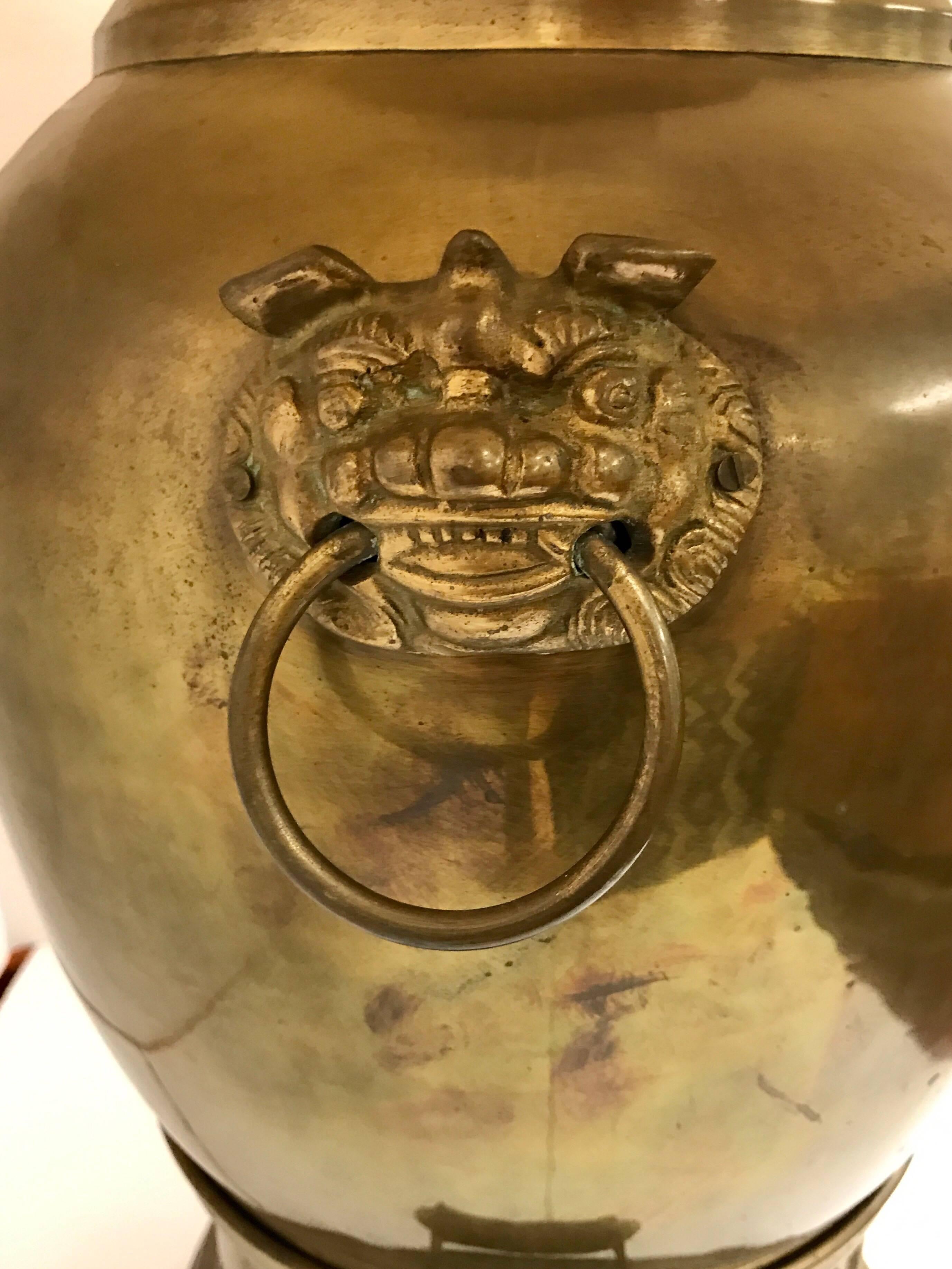Large Chinese Brass Samovar Table Lamp In Excellent Condition In West Hartford, CT