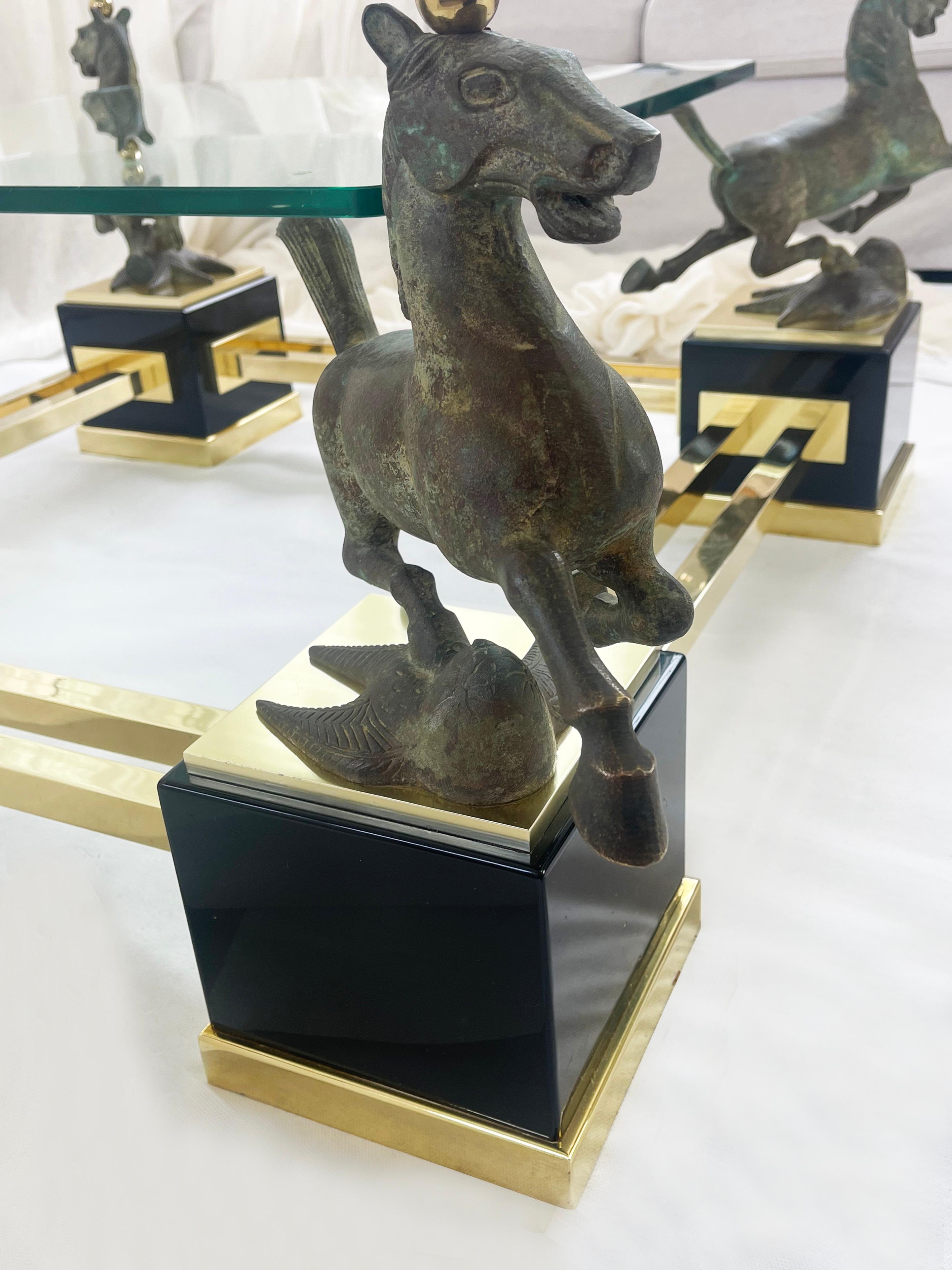 Achteckiger Couchtisch aus Bronze mit fliegendem Pferd aus Gansu China, Frankreich Maison Charles (Metall) im Angebot