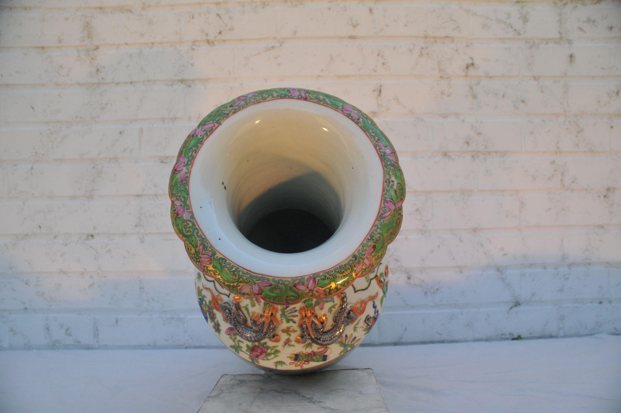 Large Chinese Canton Famille Rose Baluster Vase For Sale 4