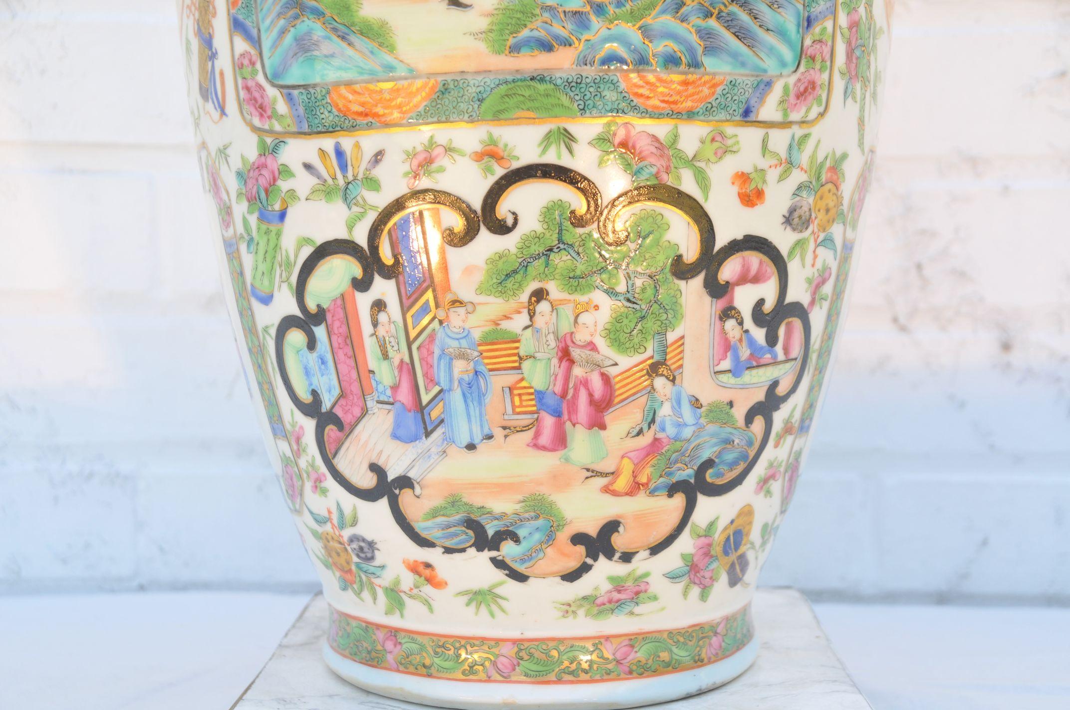 Large Chinese Canton Famille Rose Baluster Vase In Excellent Condition For Sale In Brussels, BE