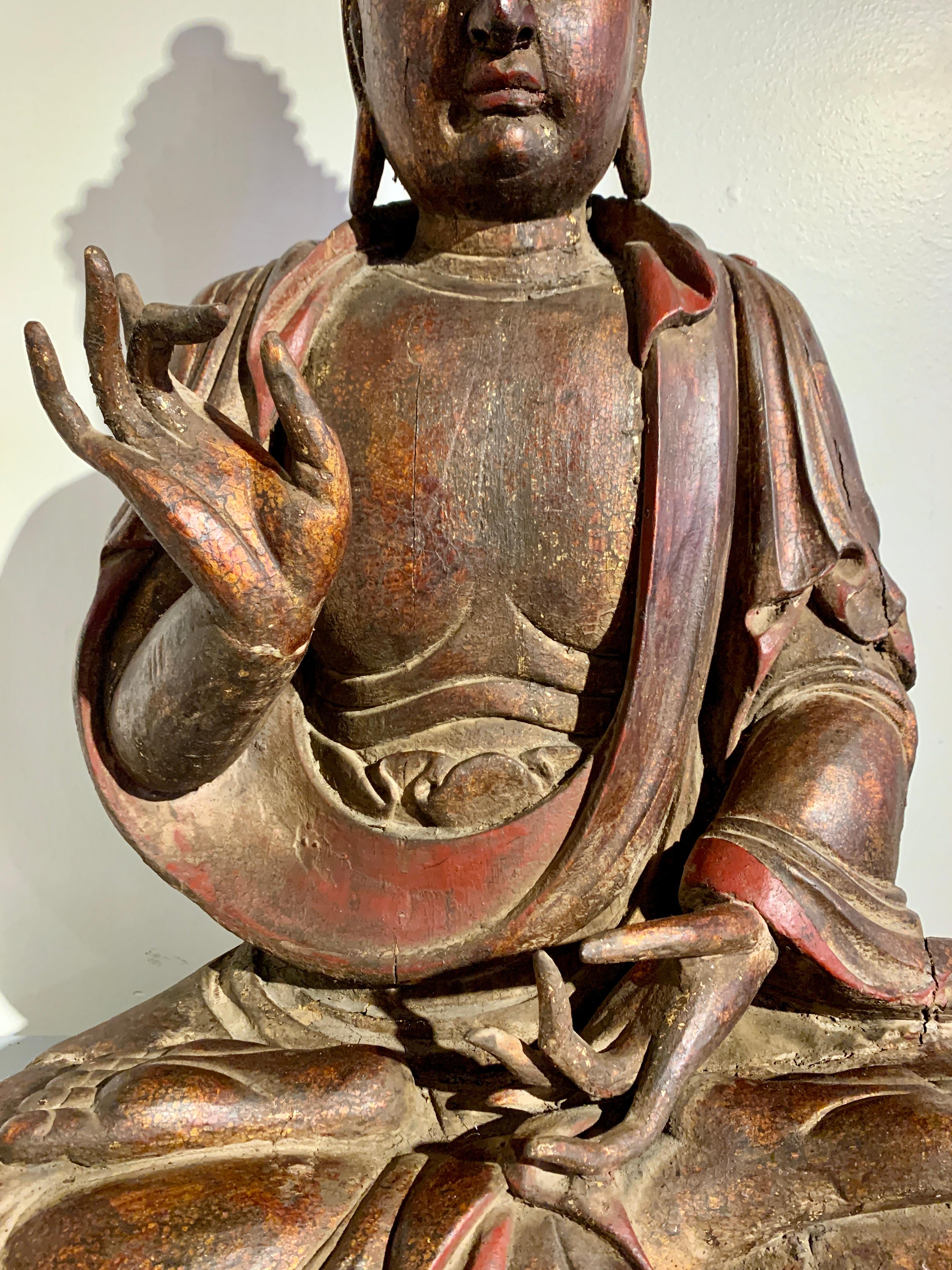 Grand Bouddha chinois sculpté et laqué, dynastie Qing, 19e siècle en vente 4