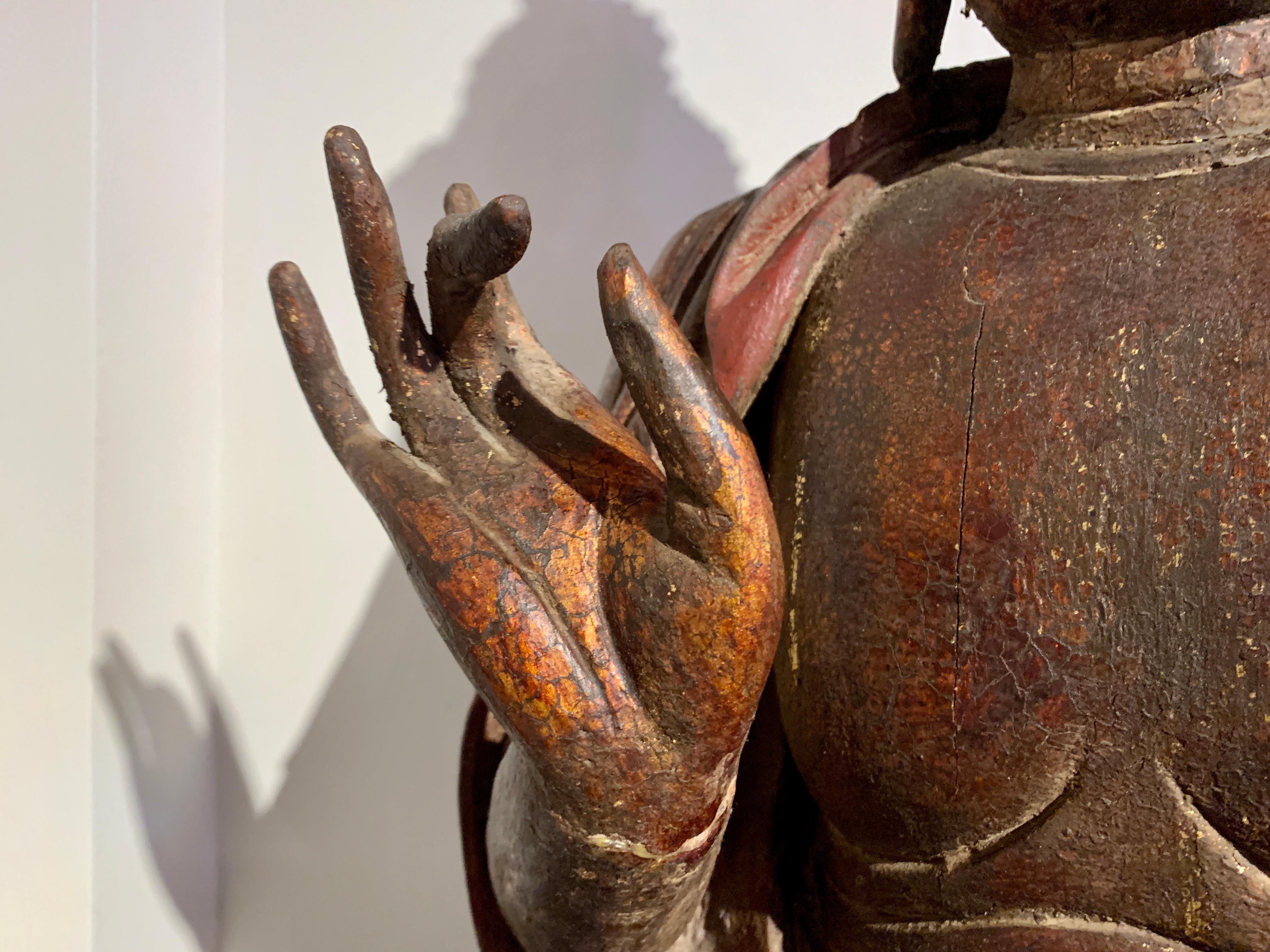 Gran buda chino tallado y lacado, dinastía Qing, siglo XIX en venta 7