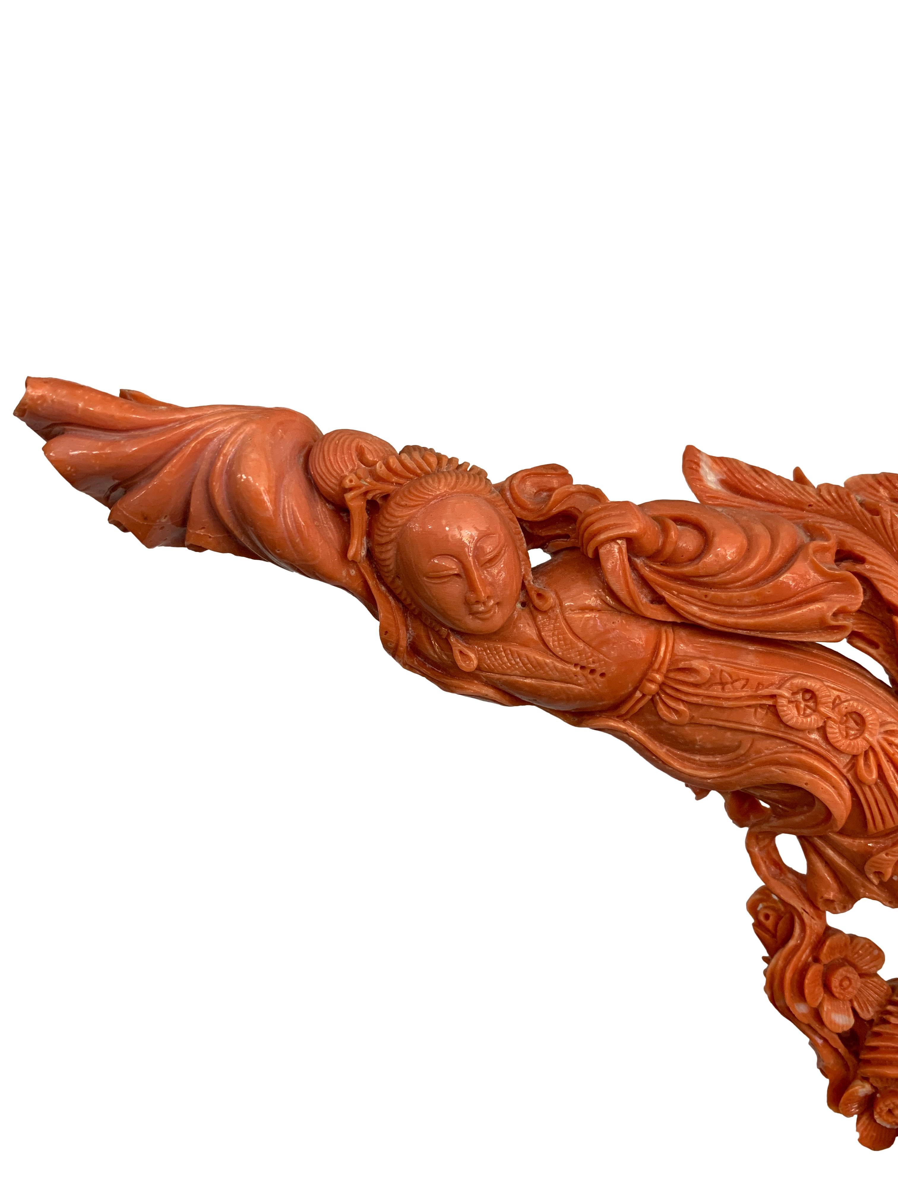 Sculpté à la main Grand ensemble d'immortels féminins figuratif chinois en corail sculpté en vente