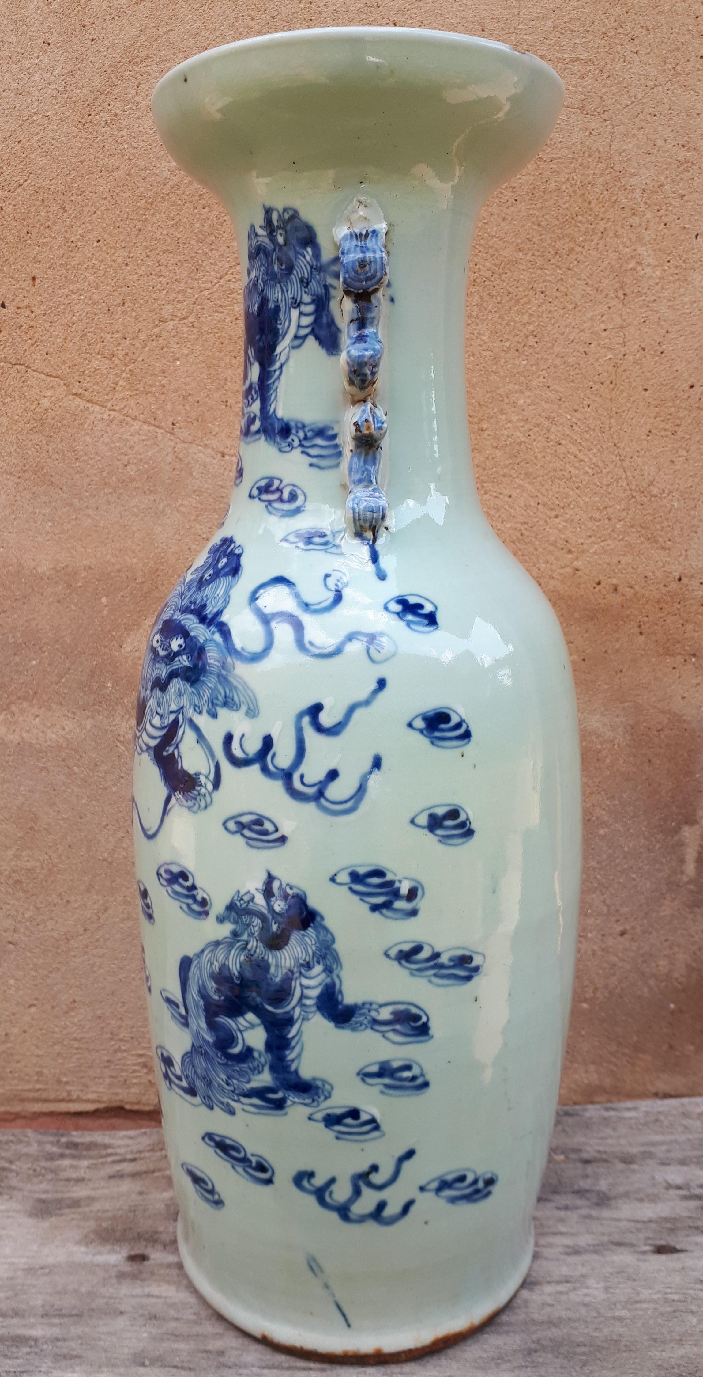 Large Chinese Celadon Vase Decorated With Shishis, China Nineteenth For Sale 1