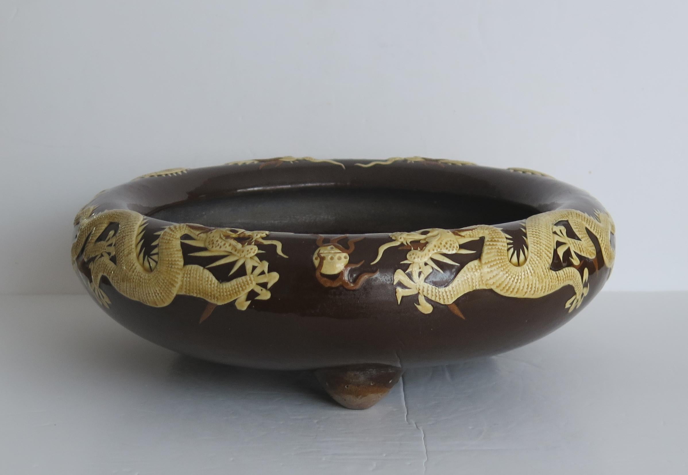 Large Chinese Ceramic Bowl Brown Glaze with Cream Dragons in Relief, Circa 1920 In Good Condition In Lincoln, Lincolnshire