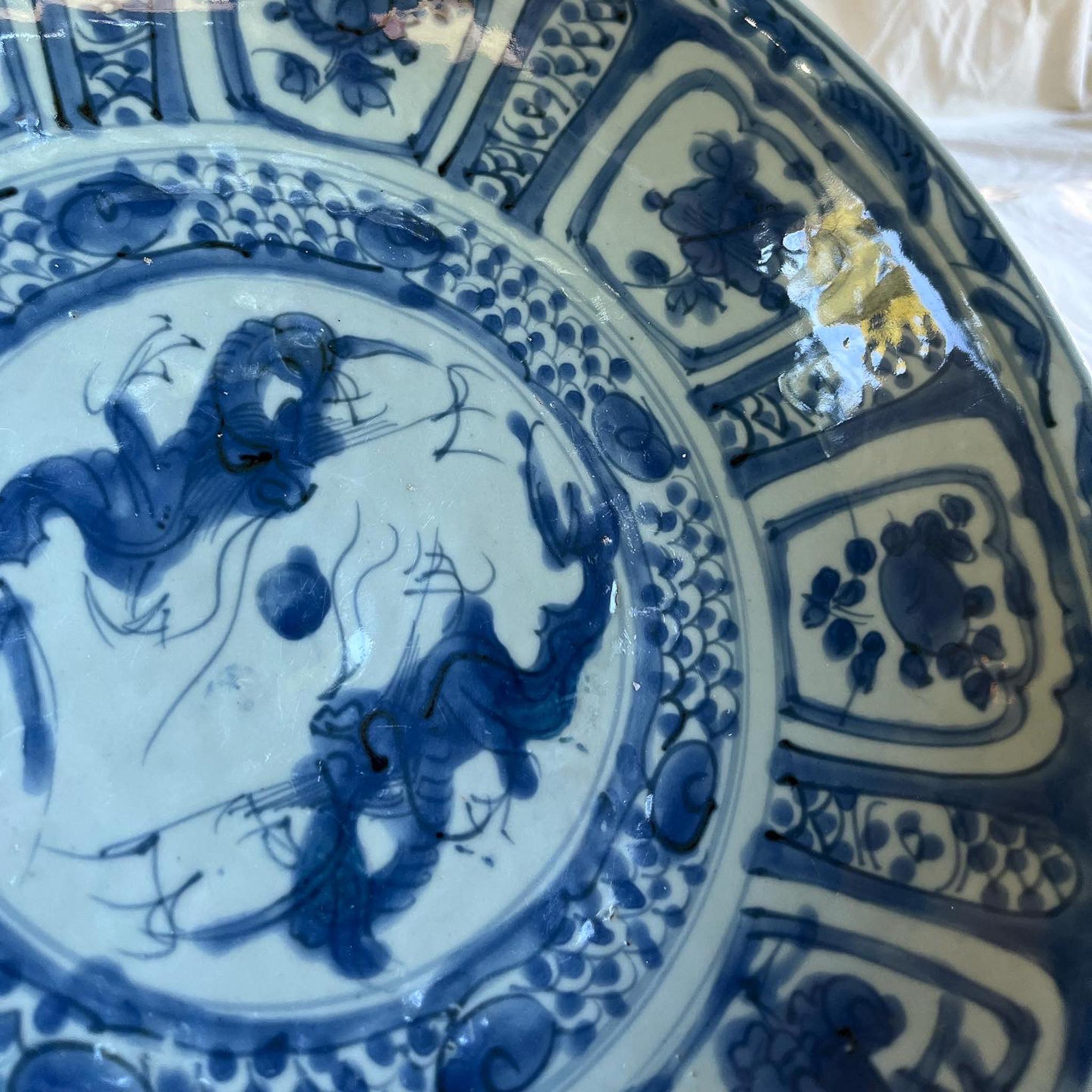 Large Chinese Ceramic Plate 18th Century In Good Condition For Sale In Lisboa, PT