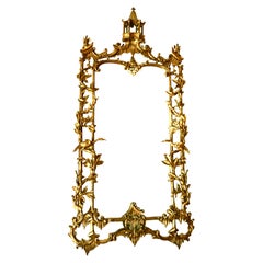  Grand miroir chinois de style Chippendale en bois doré avec entourage d'oiseaux Ho-Ho