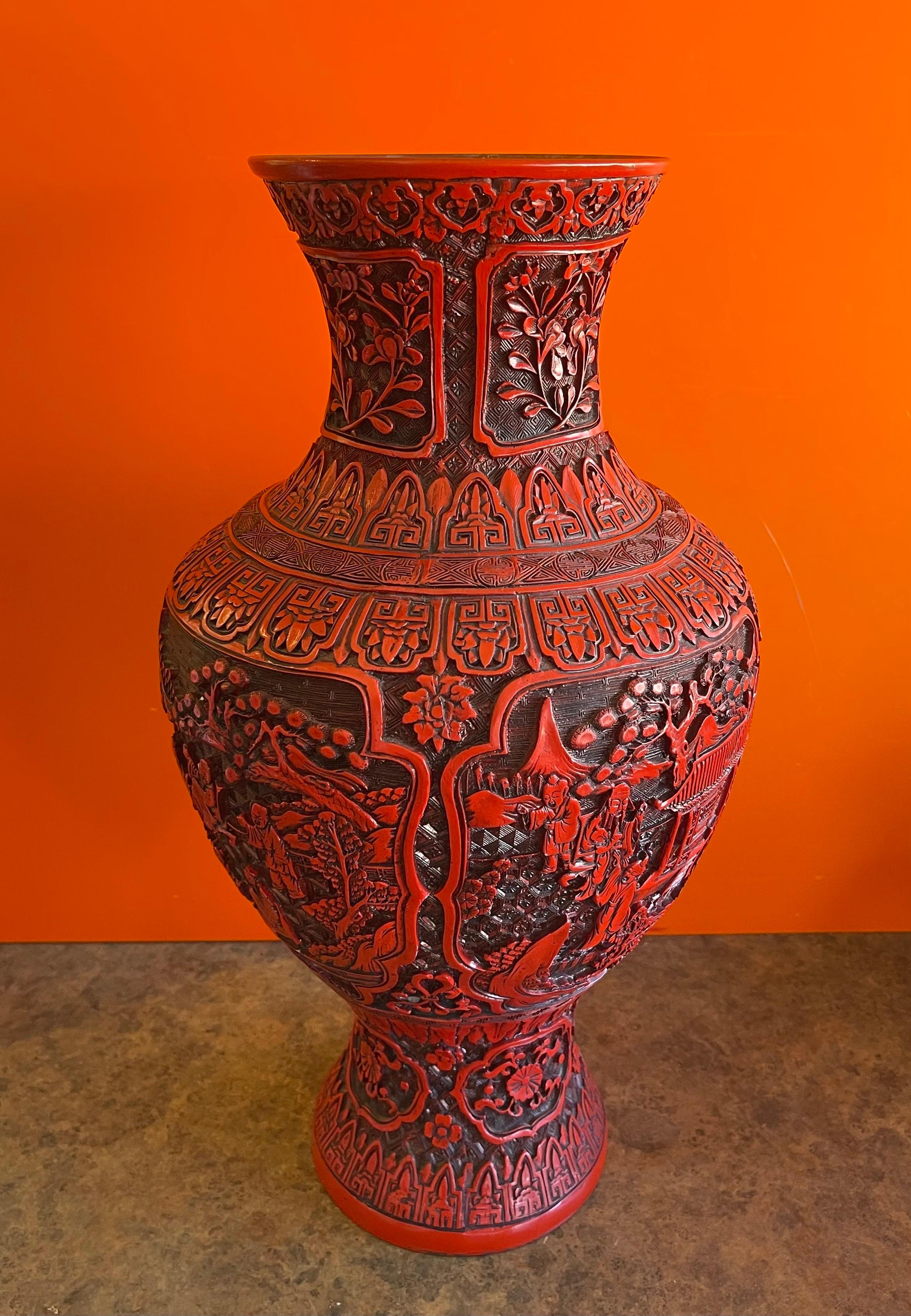 Large Chinese Cinnabar Lacquered Vase For Sale 2