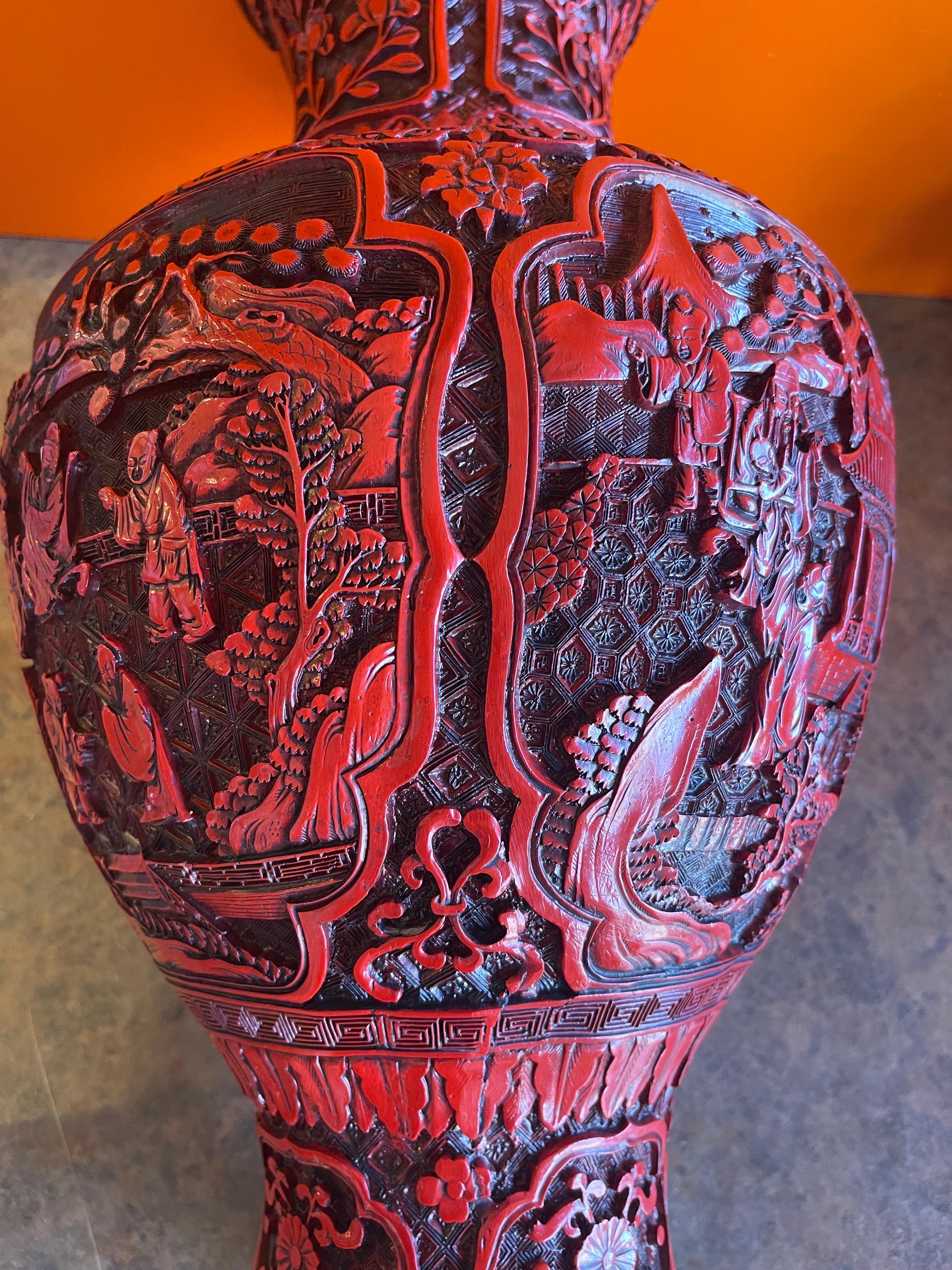 Large Chinese Cinnabar Lacquered Vase For Sale 6